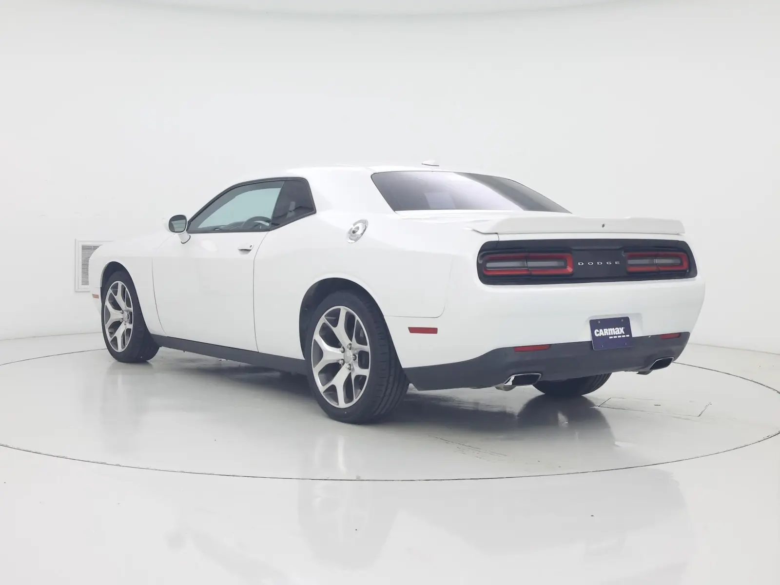 2015 Dodge Challenger SXT Plus photo 3