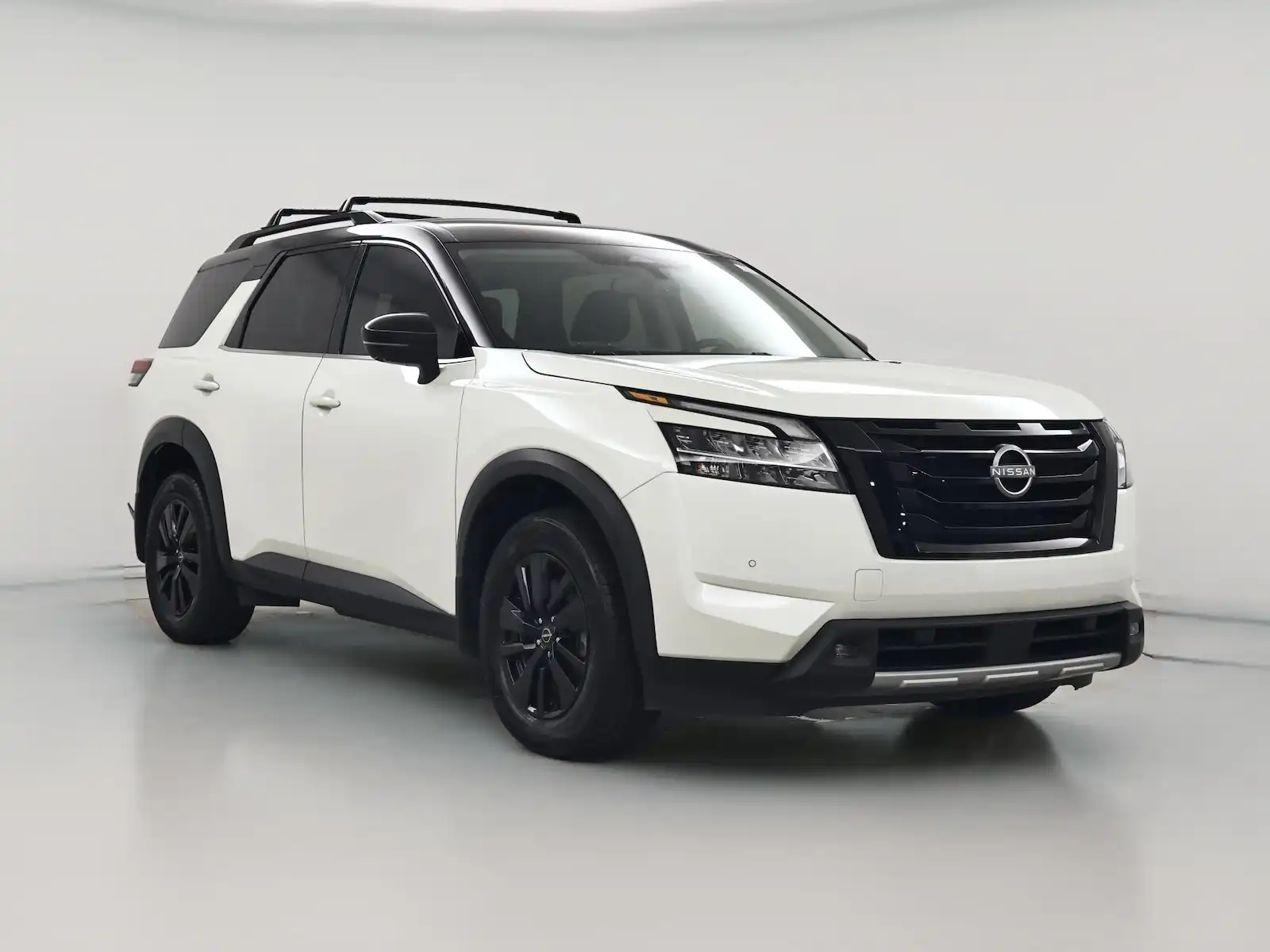 2022 Nissan Pathfinder SL 4WD's photo