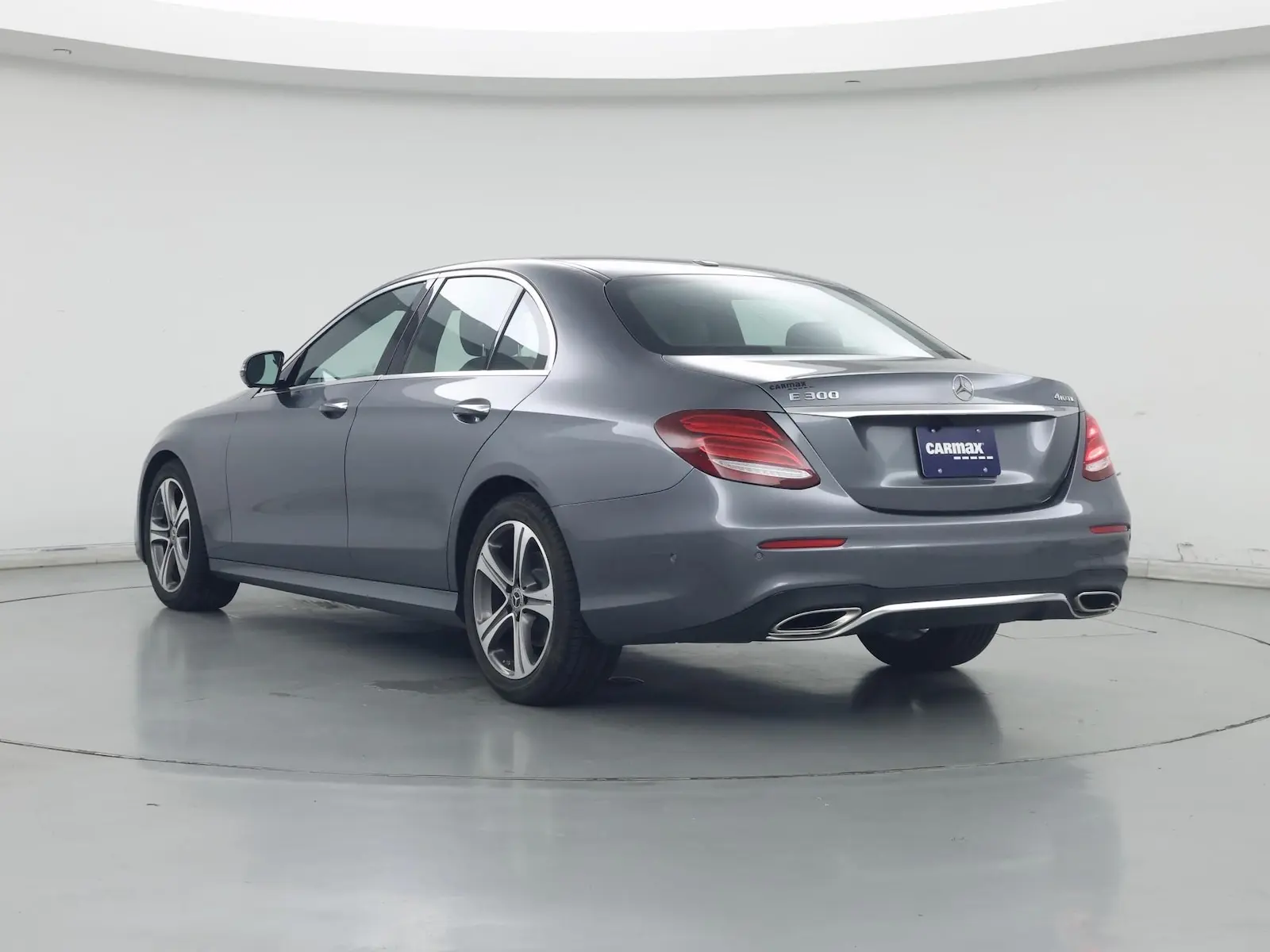 2019 Mercedes-Benz E-Class E300 4MATIC photo 3