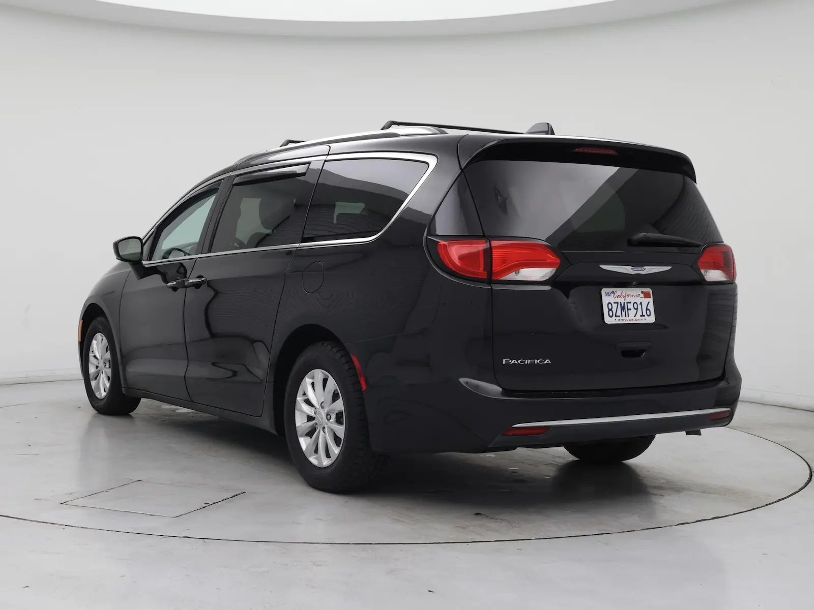 2018 Chrysler Pacifica Touring L photo 3