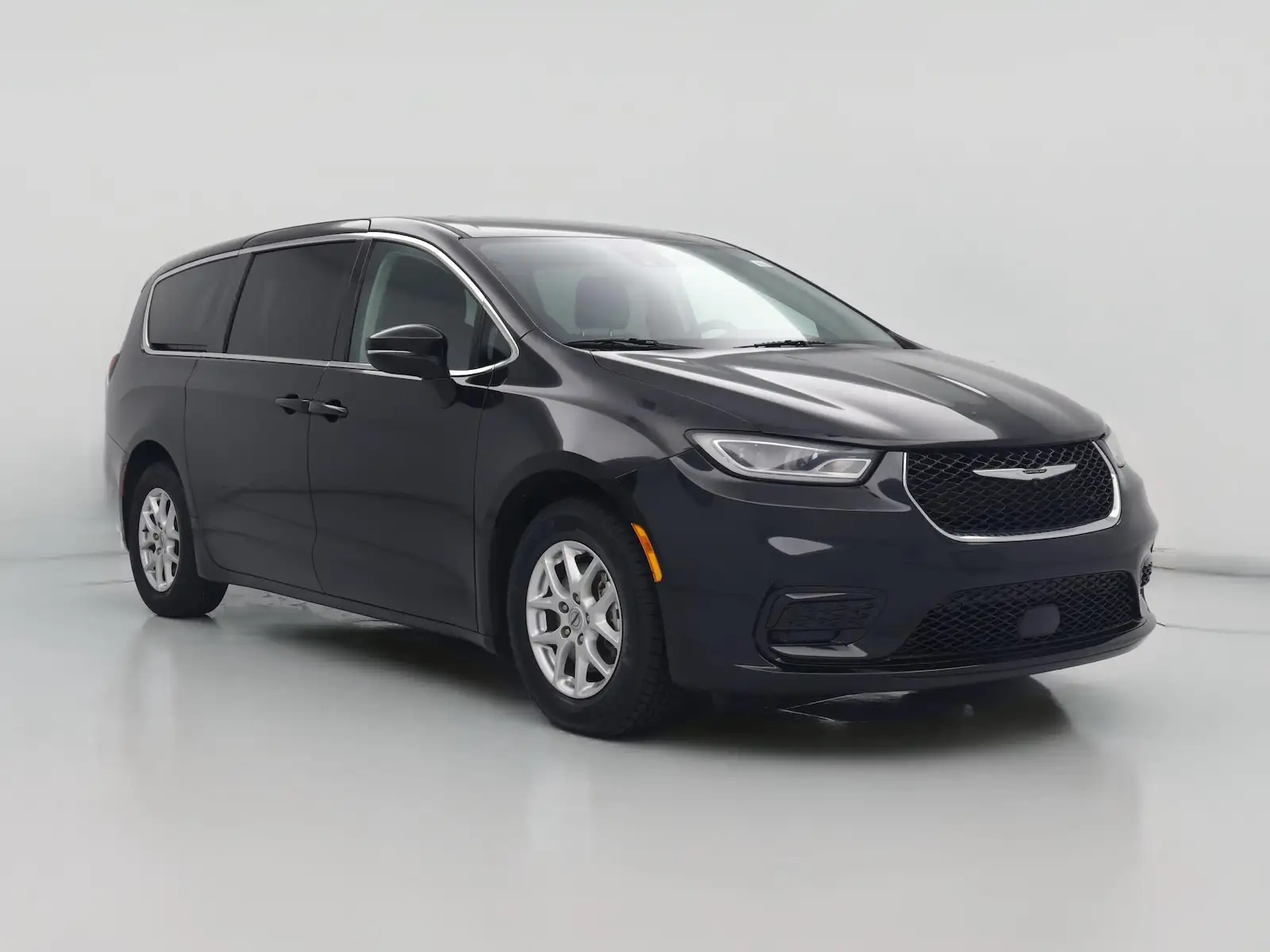 2023 Chrysler Pacifica Touring L's photo