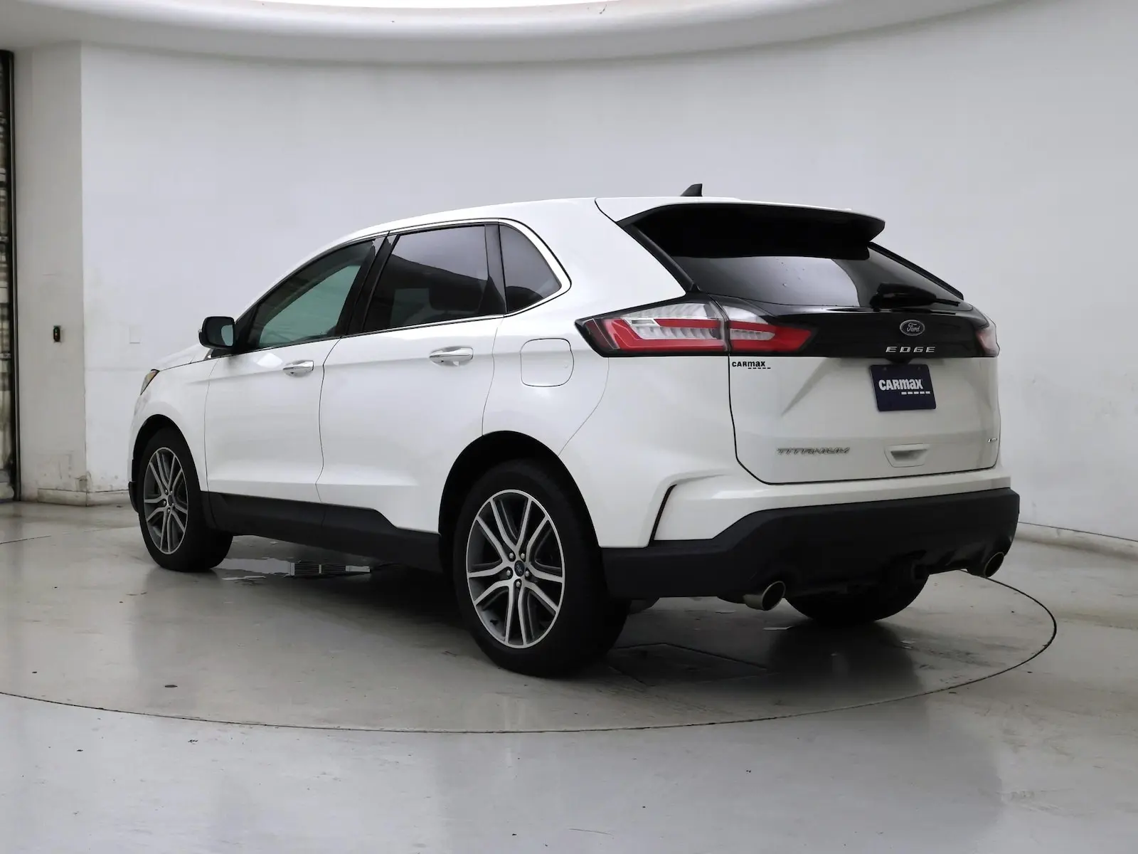 2021 Ford Edge Titanium AWD photo 3