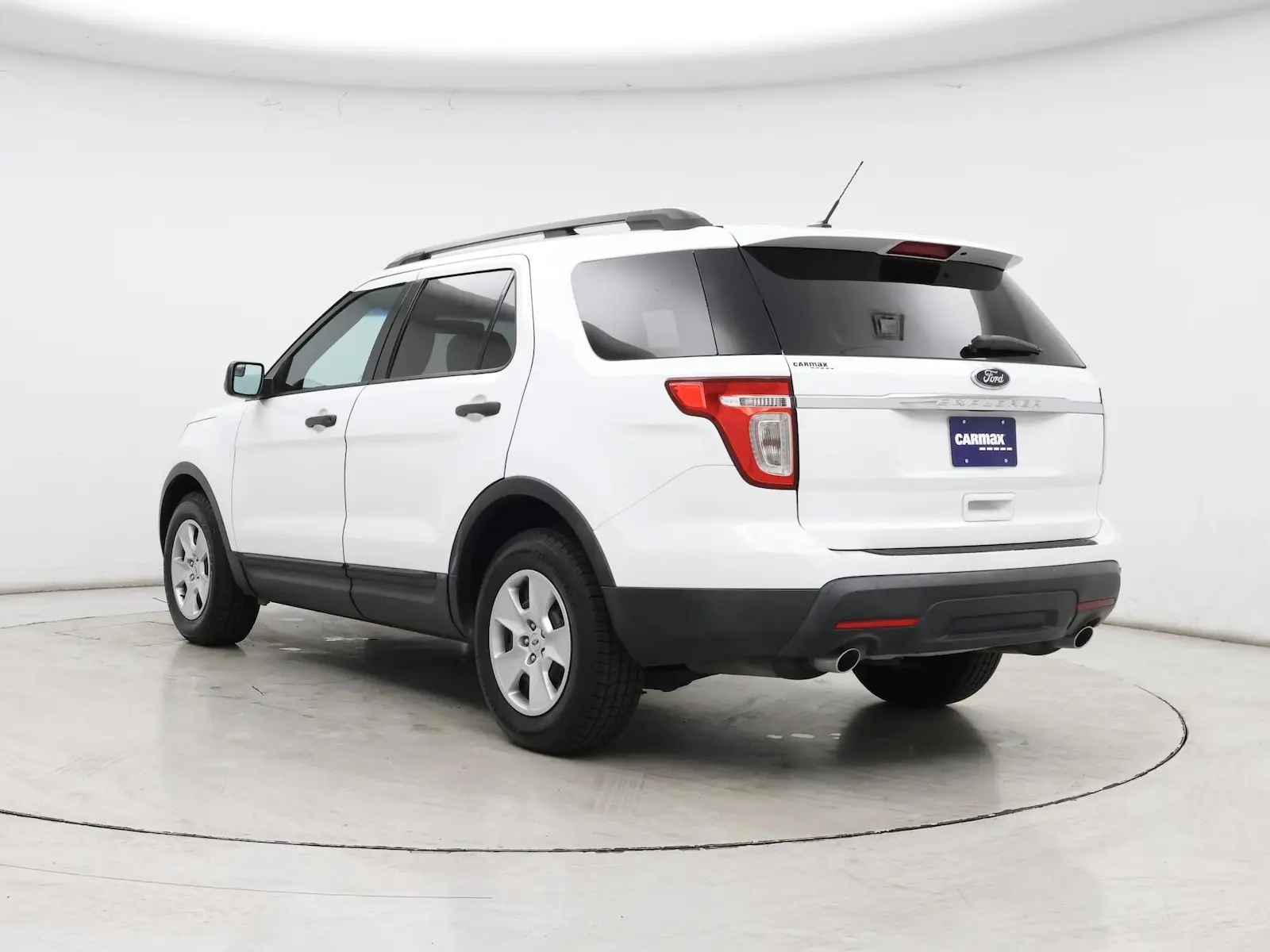 2014 Ford Explorer Base photo 3