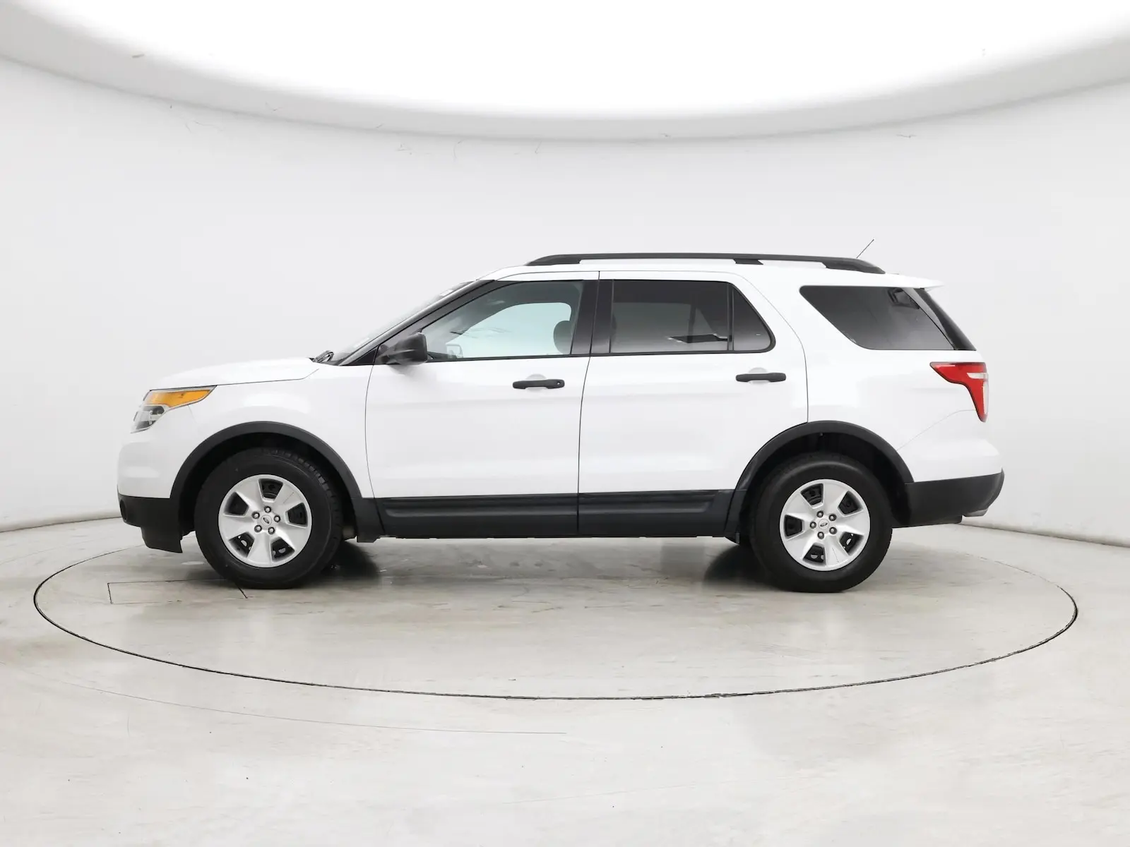 2014 Ford Explorer Base photo 4