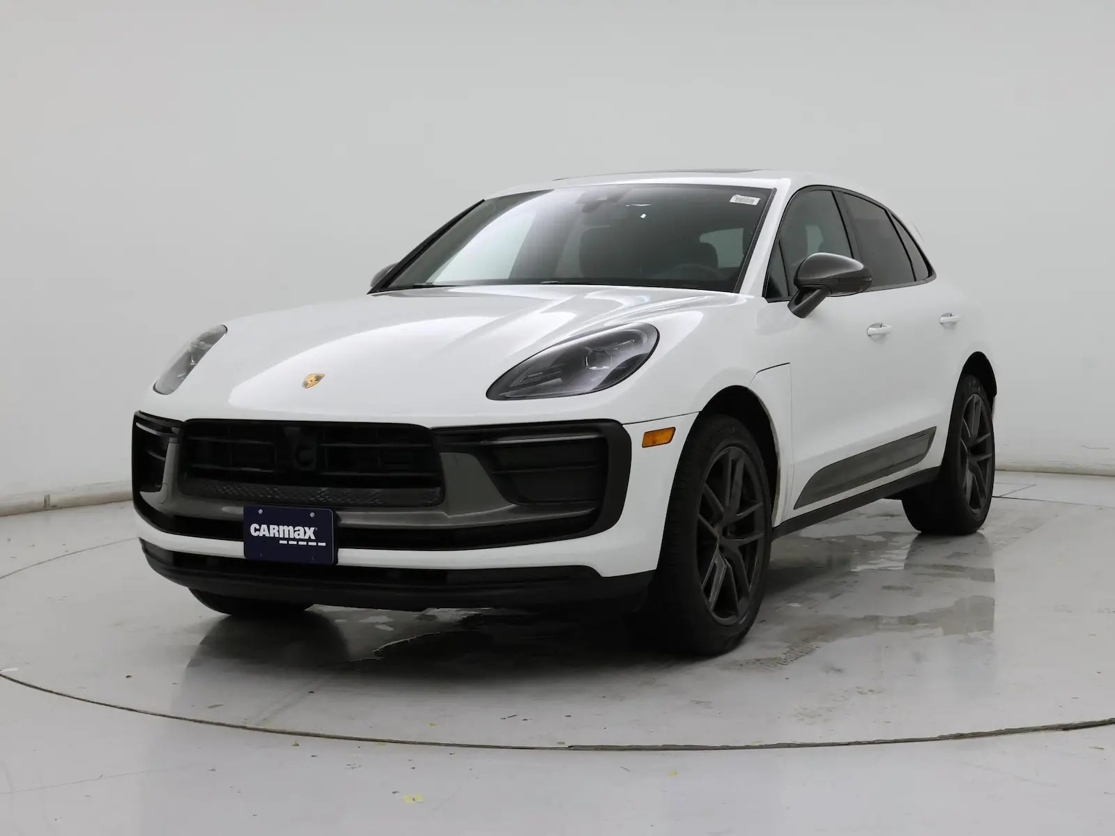 2023 Porsche Macan T photo 5