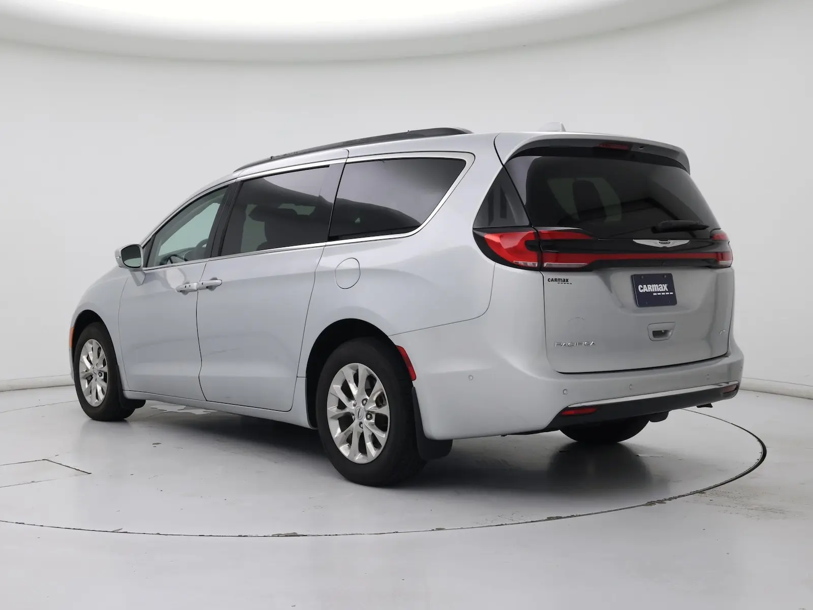 2022 Chrysler Pacifica Touring L photo 3