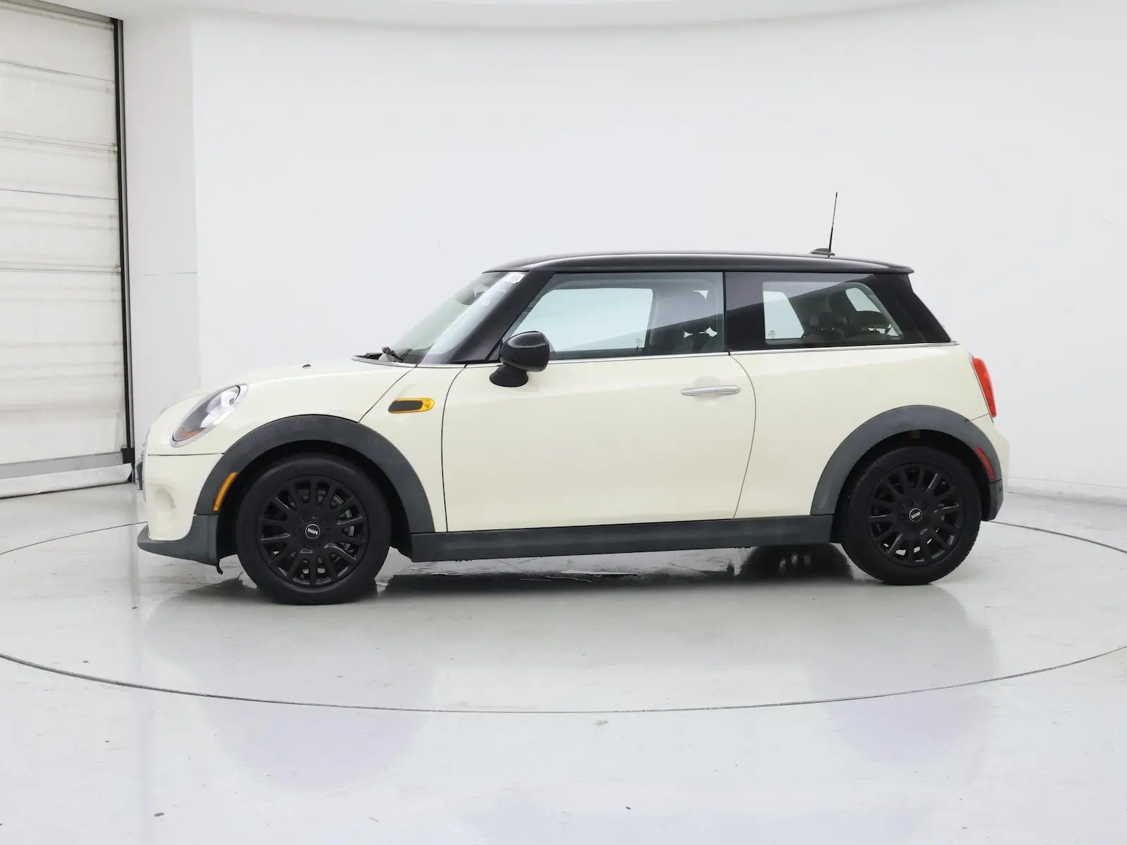 2016 MINI Cooper Base photo 4