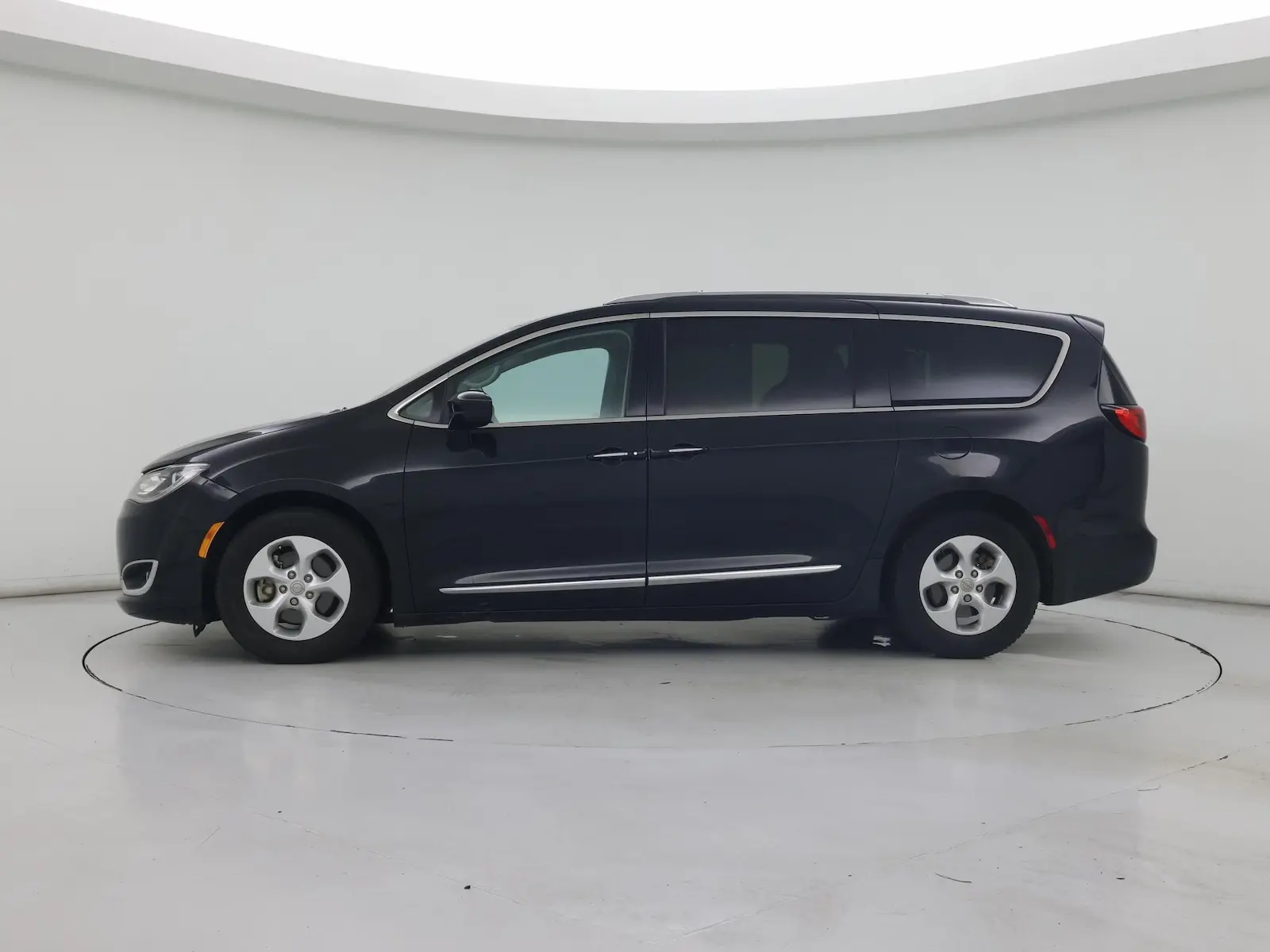 2017 Chrysler Pacifica Touring L Plus photo 4