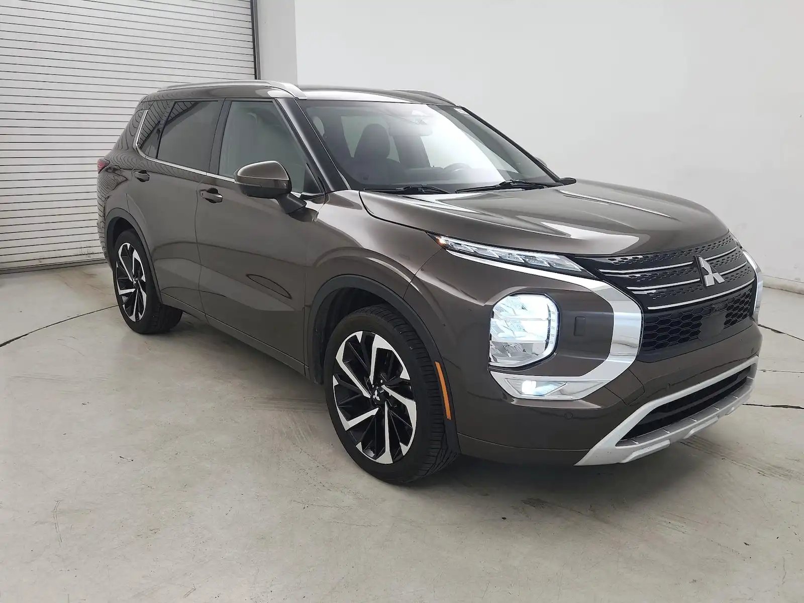2022 Mitsubishi Outlander SEL S-AWC's photo