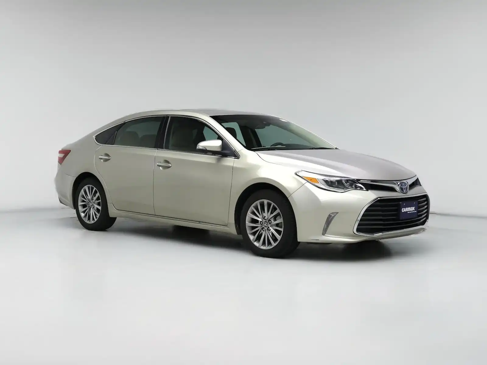2016 Toyota Avalon Limited Hybrid's photo
