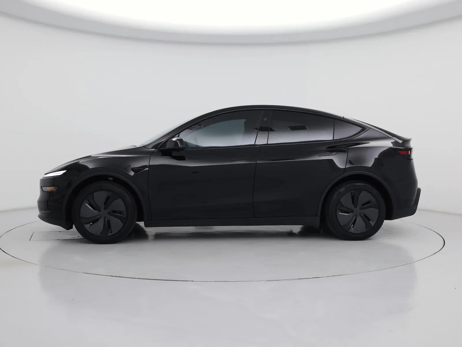 2026 Tesla Model Y Long Range photo 4