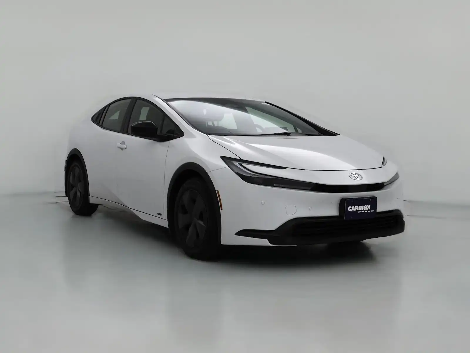 2025 Toyota Prius LE AWD's photo