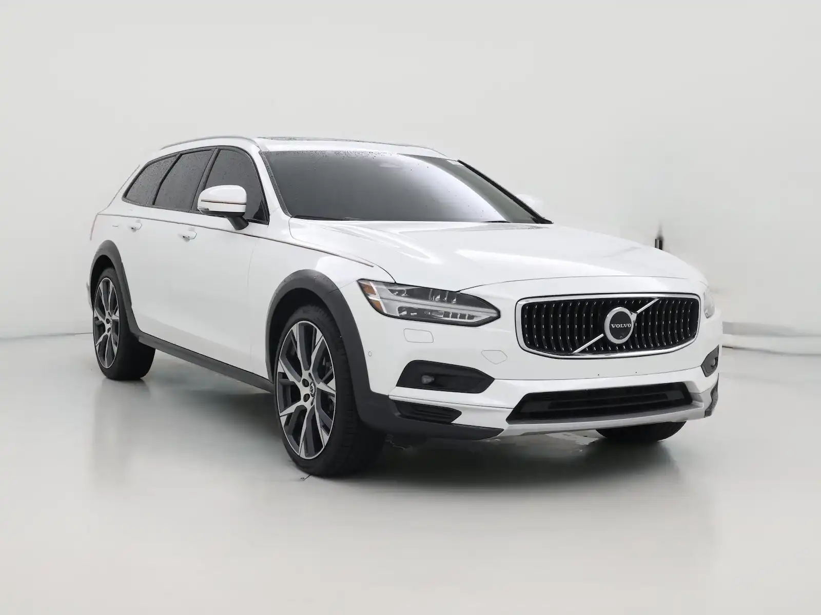 2025 Volvo V90 Cross Country B6 Ultra AWD's photo