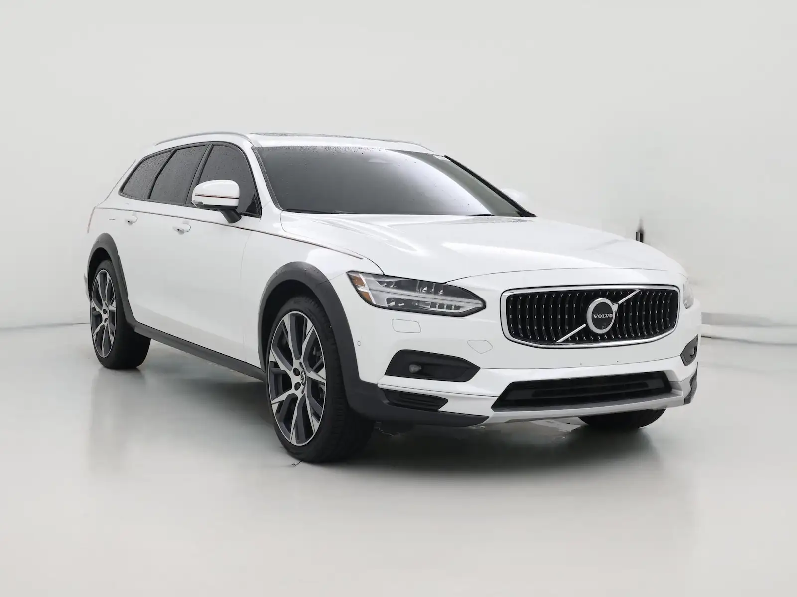 2025 Volvo V90 Cross Country B6 Ultra AWD's photo