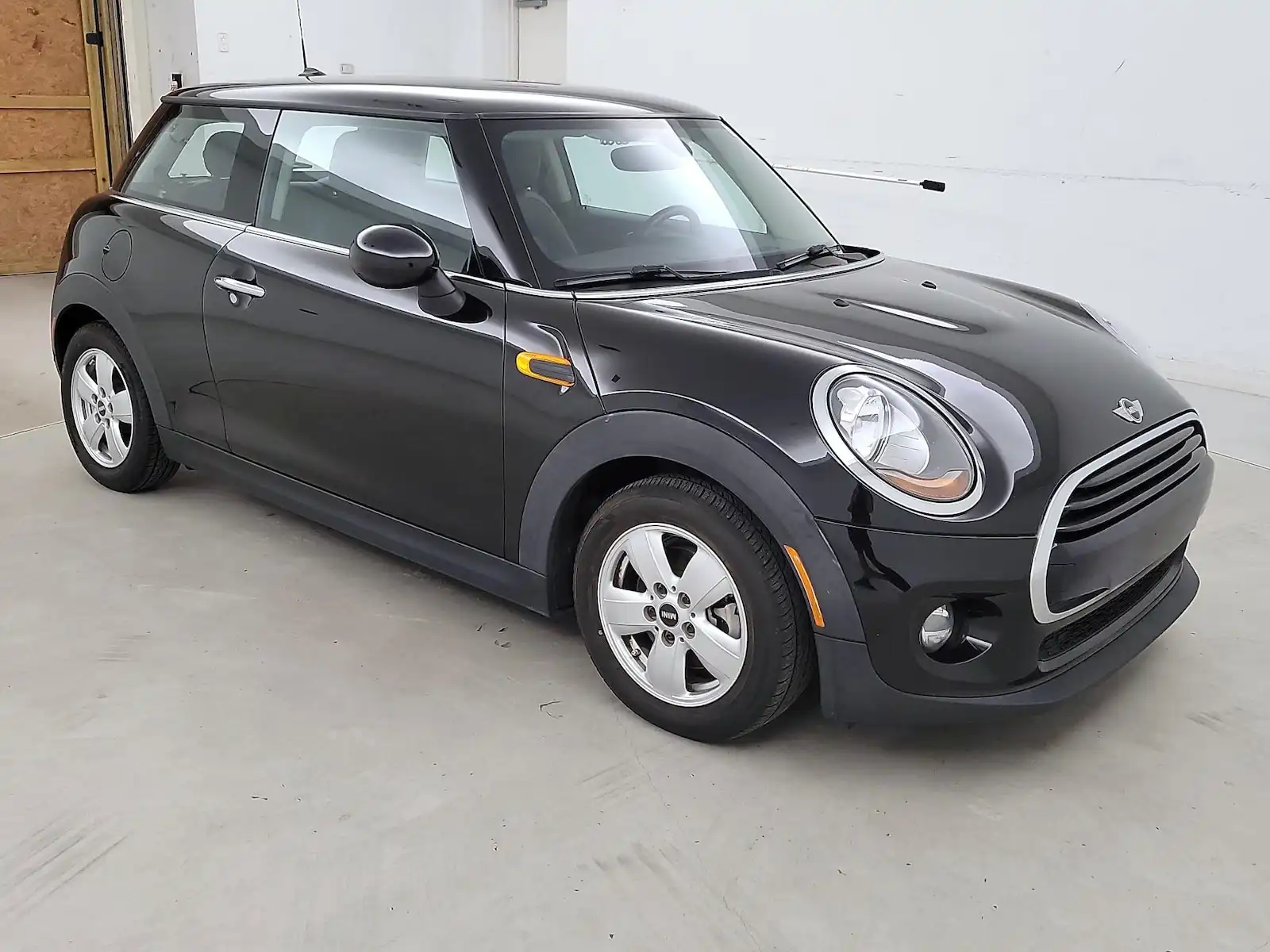 2016 MINI Cooper Base's photo