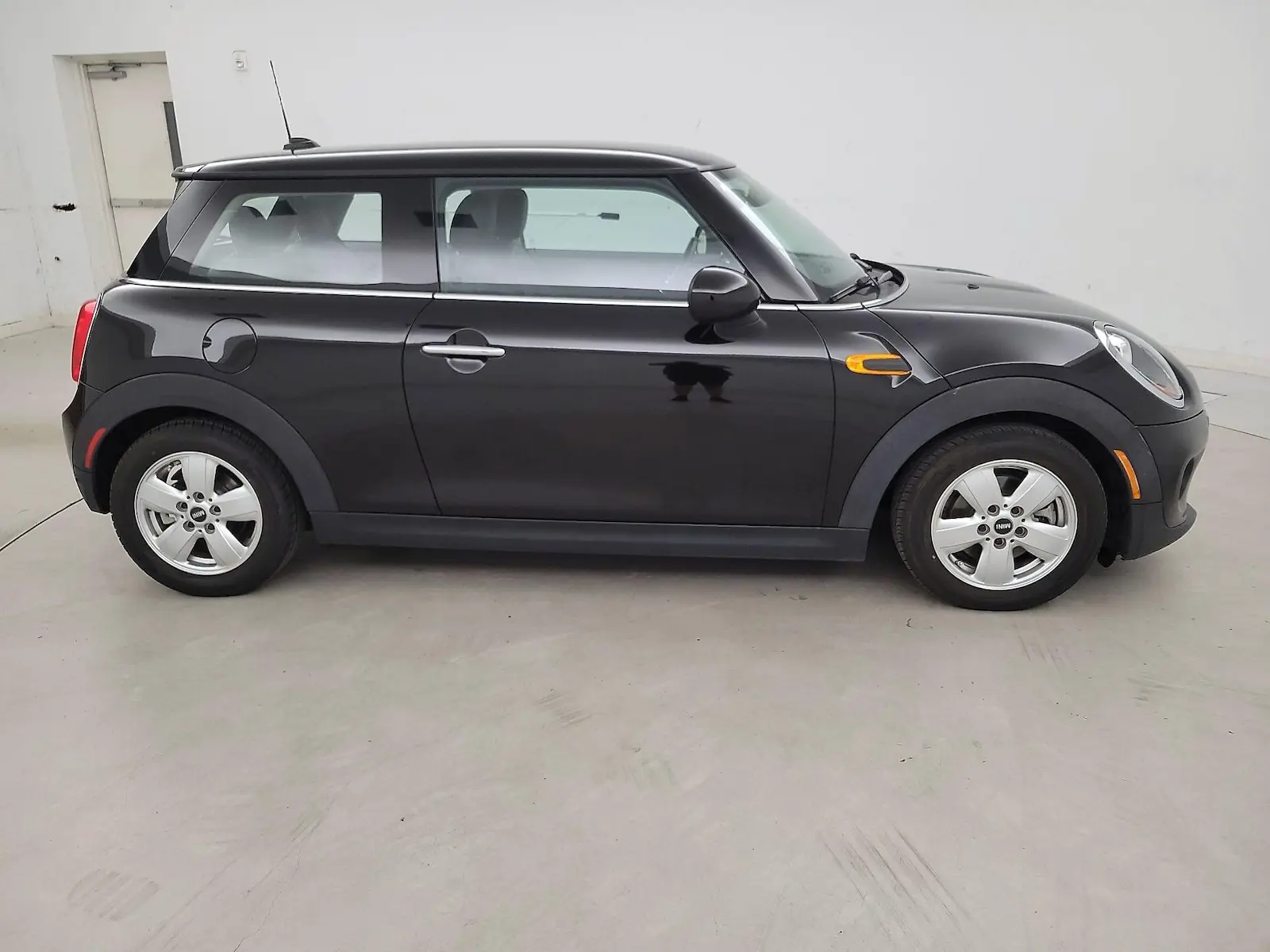 2016 MINI Cooper Base photo 4