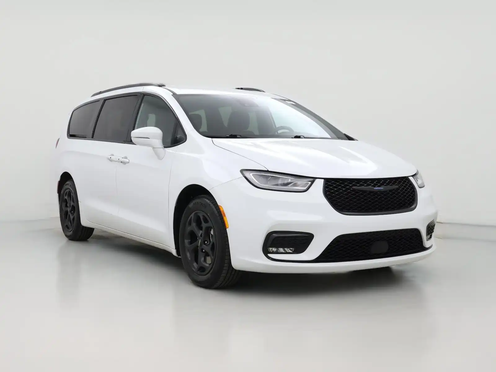 2021 Chrysler Pacifica Hybrid Touring's photo