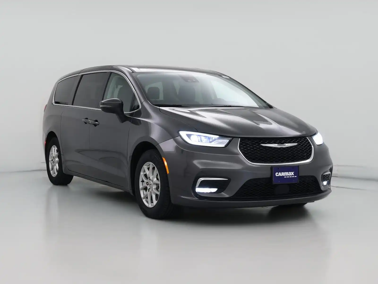 2023 Chrysler Pacifica Touring L's photo