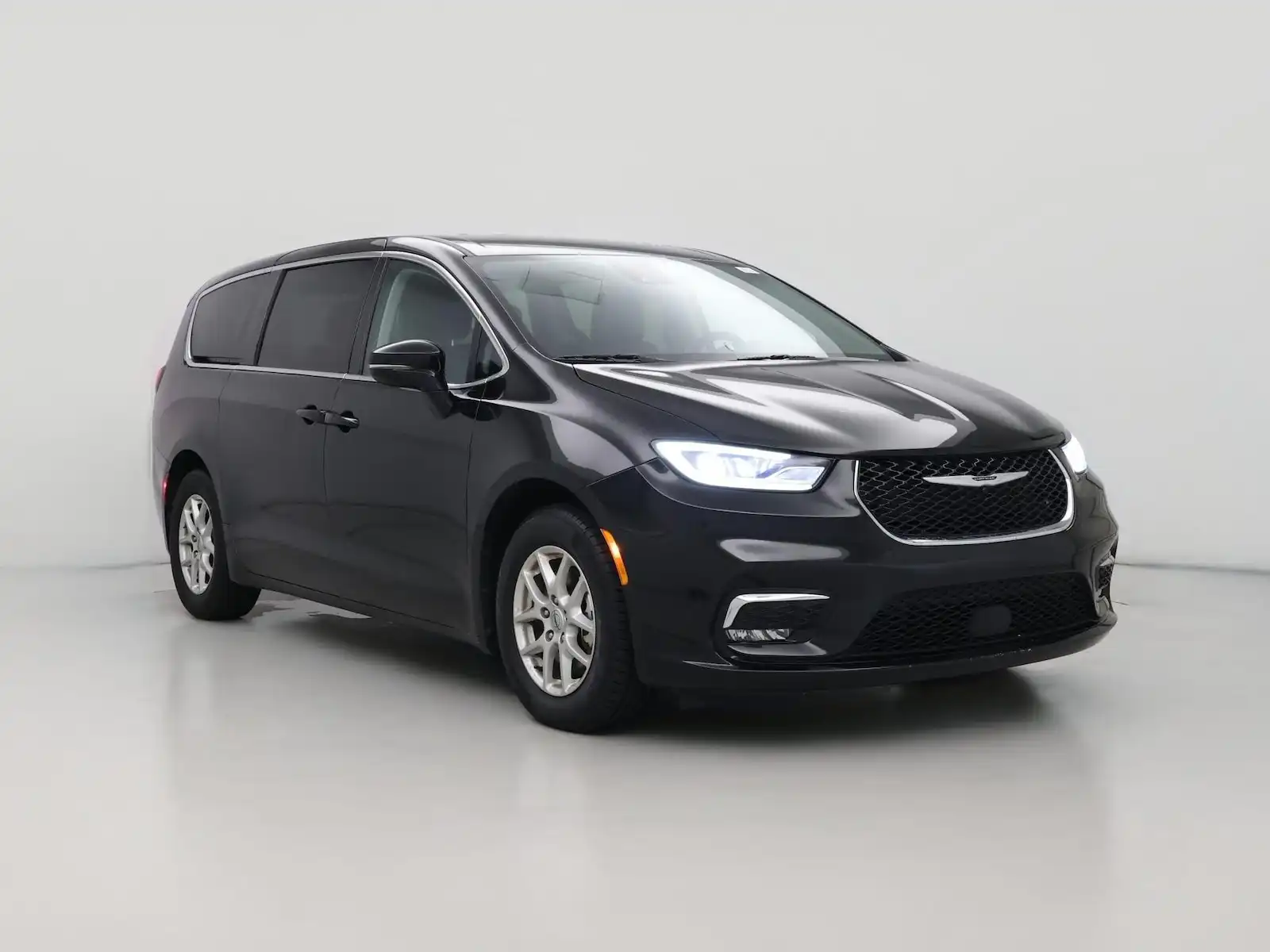 2024 Chrysler Pacifica Touring L's photo
