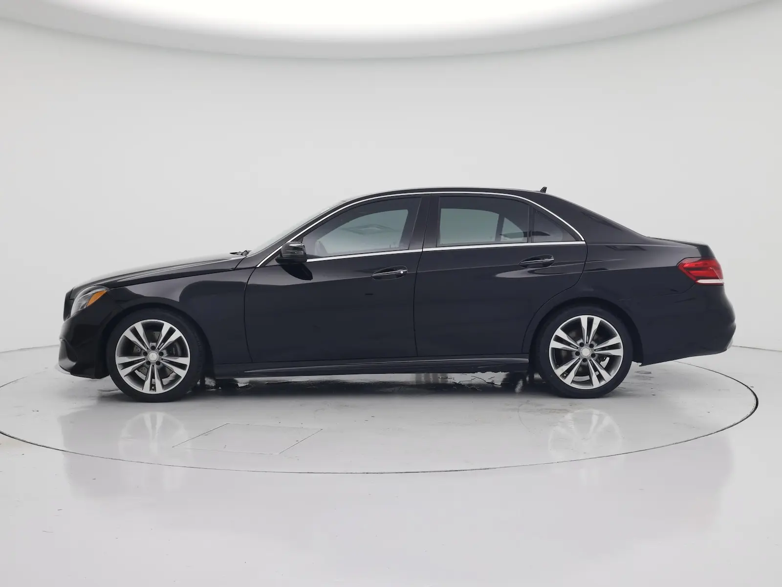 2016 Mercedes-Benz E-Class E350 Sport photo 4