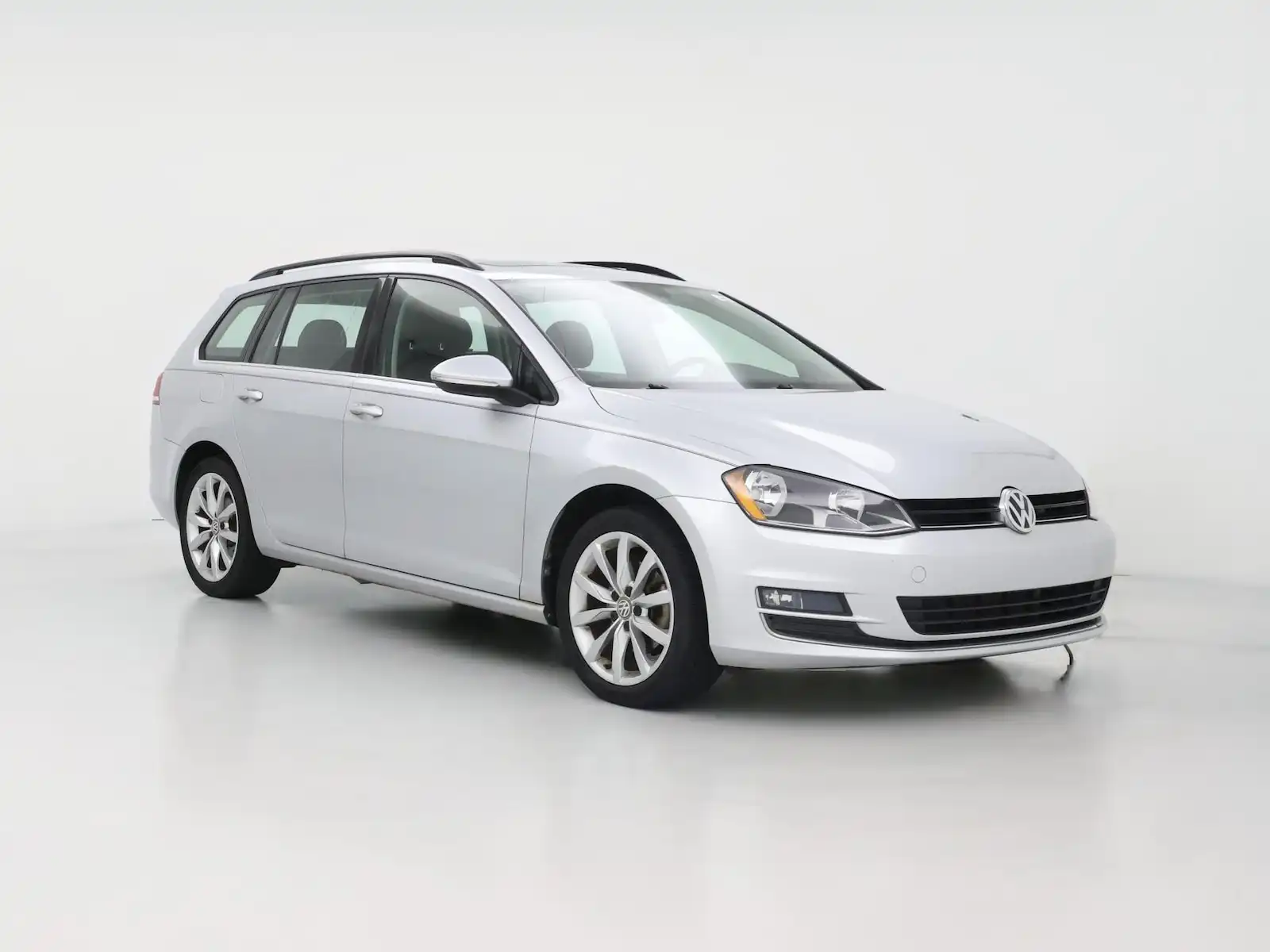 2016 Volkswagen Golf SportWagen TSI SE's photo