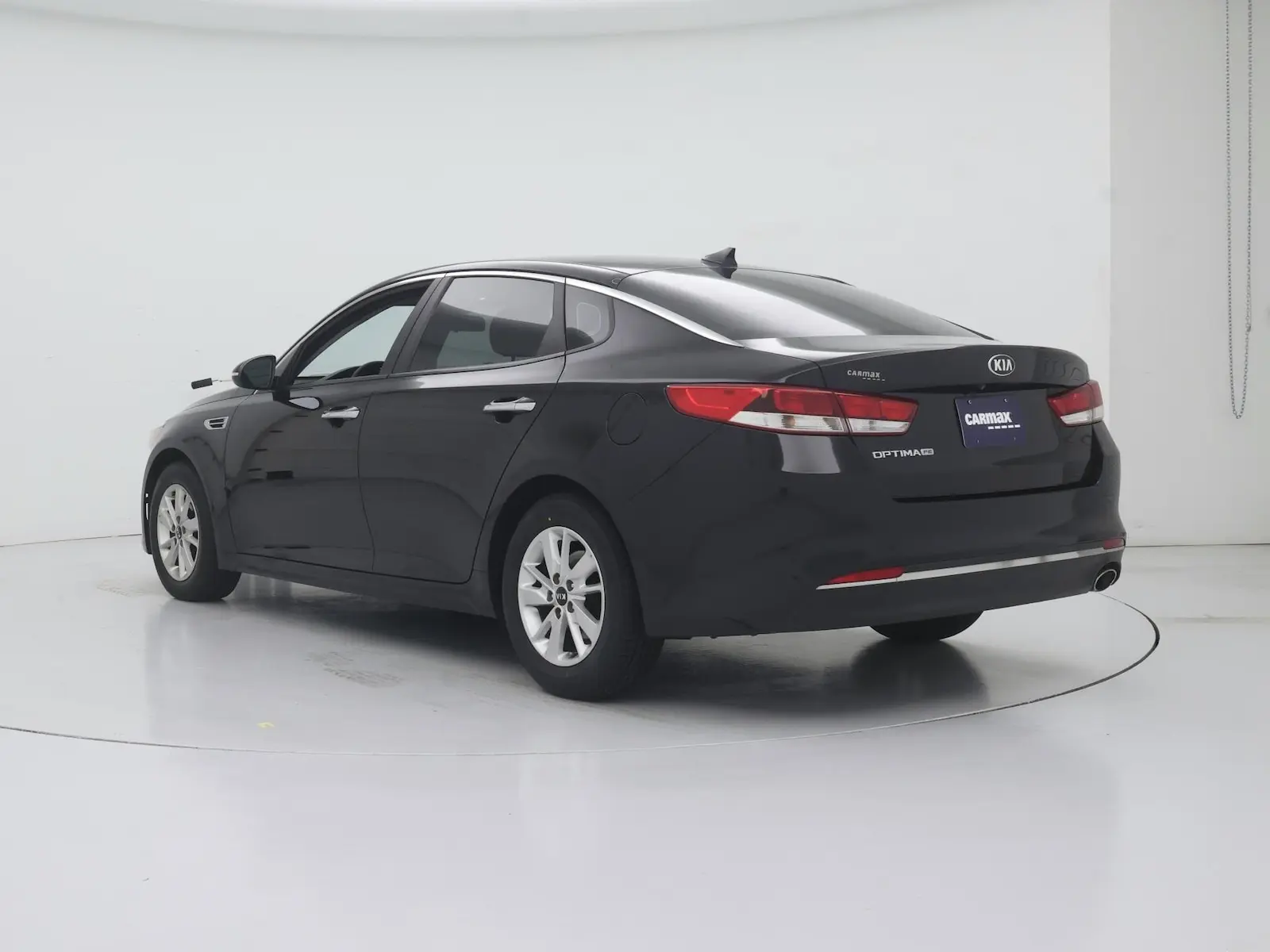 2017 Kia Optima LX Auto photo 3