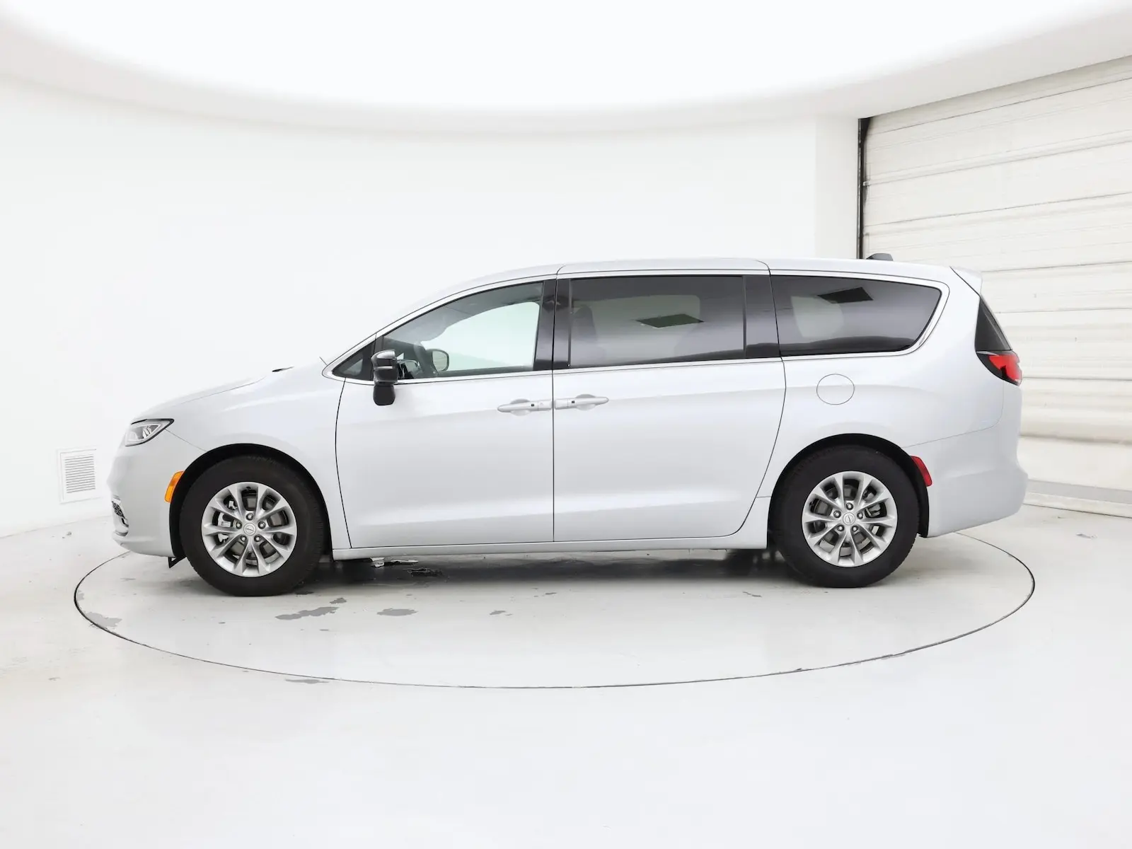 2026 Chrysler Pacifica Limited photo 4