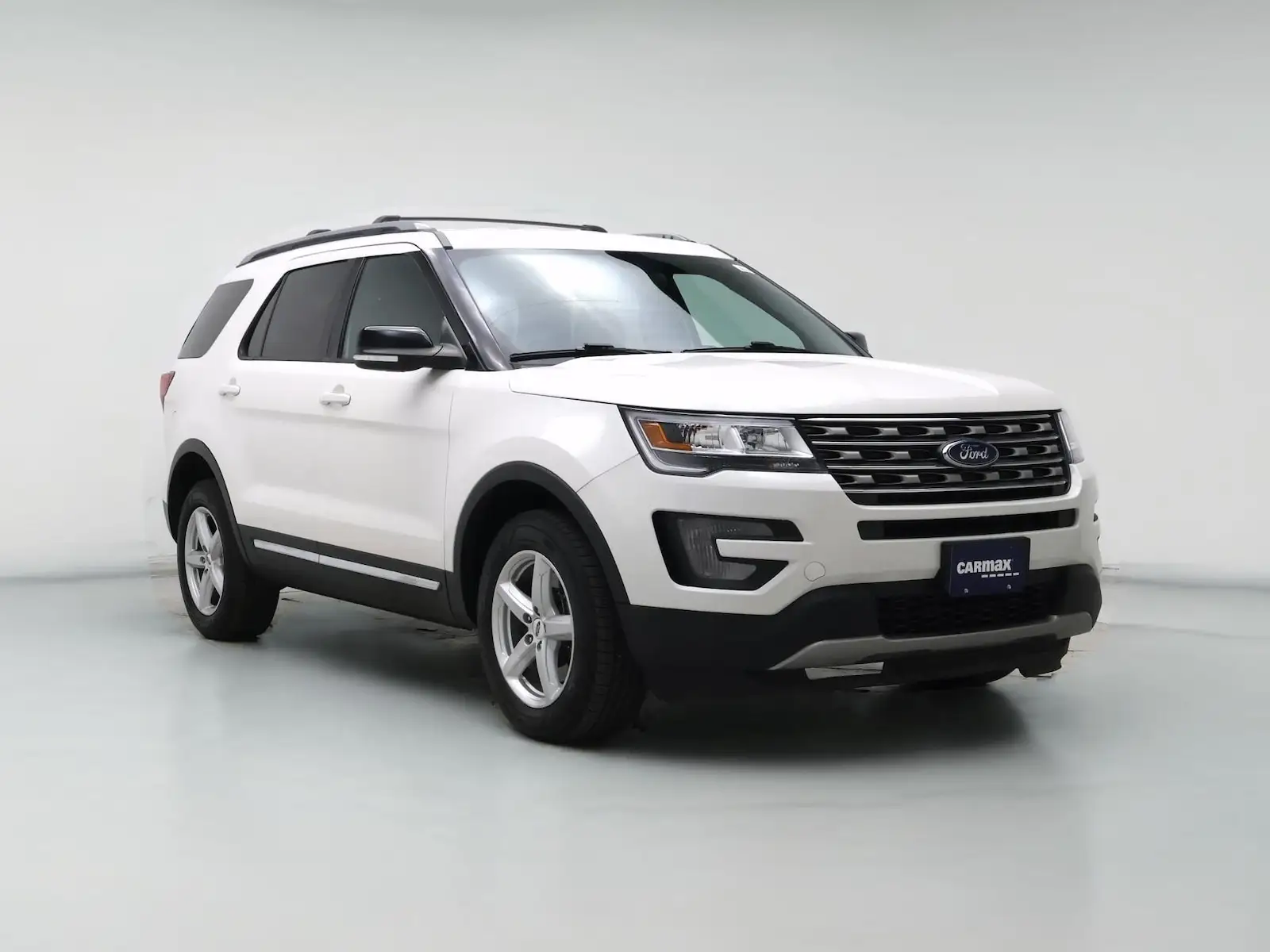 2017 Ford Explorer XLT 4WD photo 1