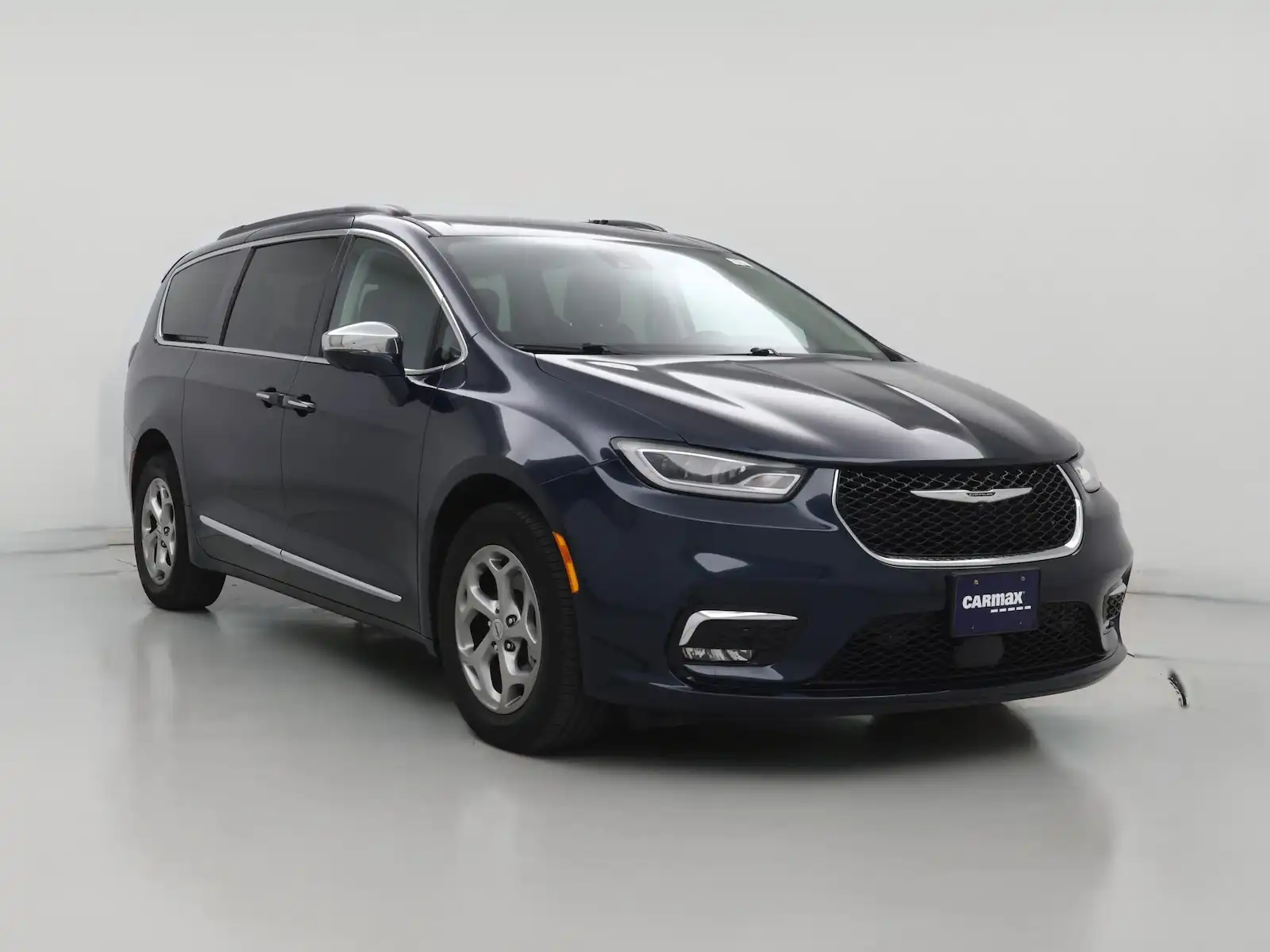 2022 Chrysler Pacifica Limited's photo