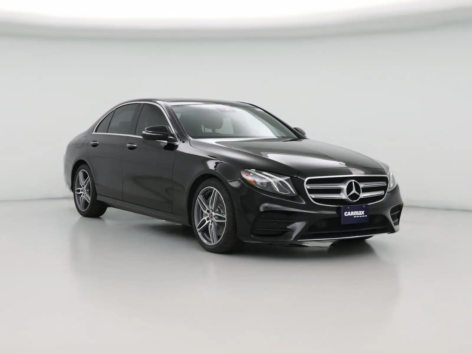 2018 Mercedes-Benz E-Class E300 4MATIC photo 1