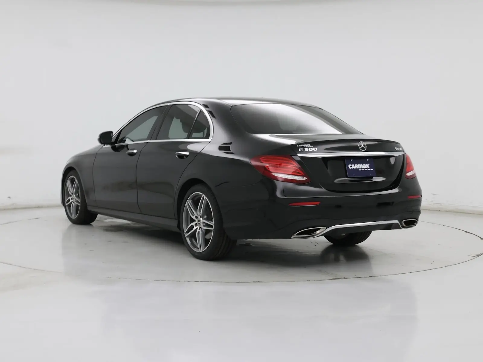 2018 Mercedes-Benz E-Class E300 4MATIC photo 3