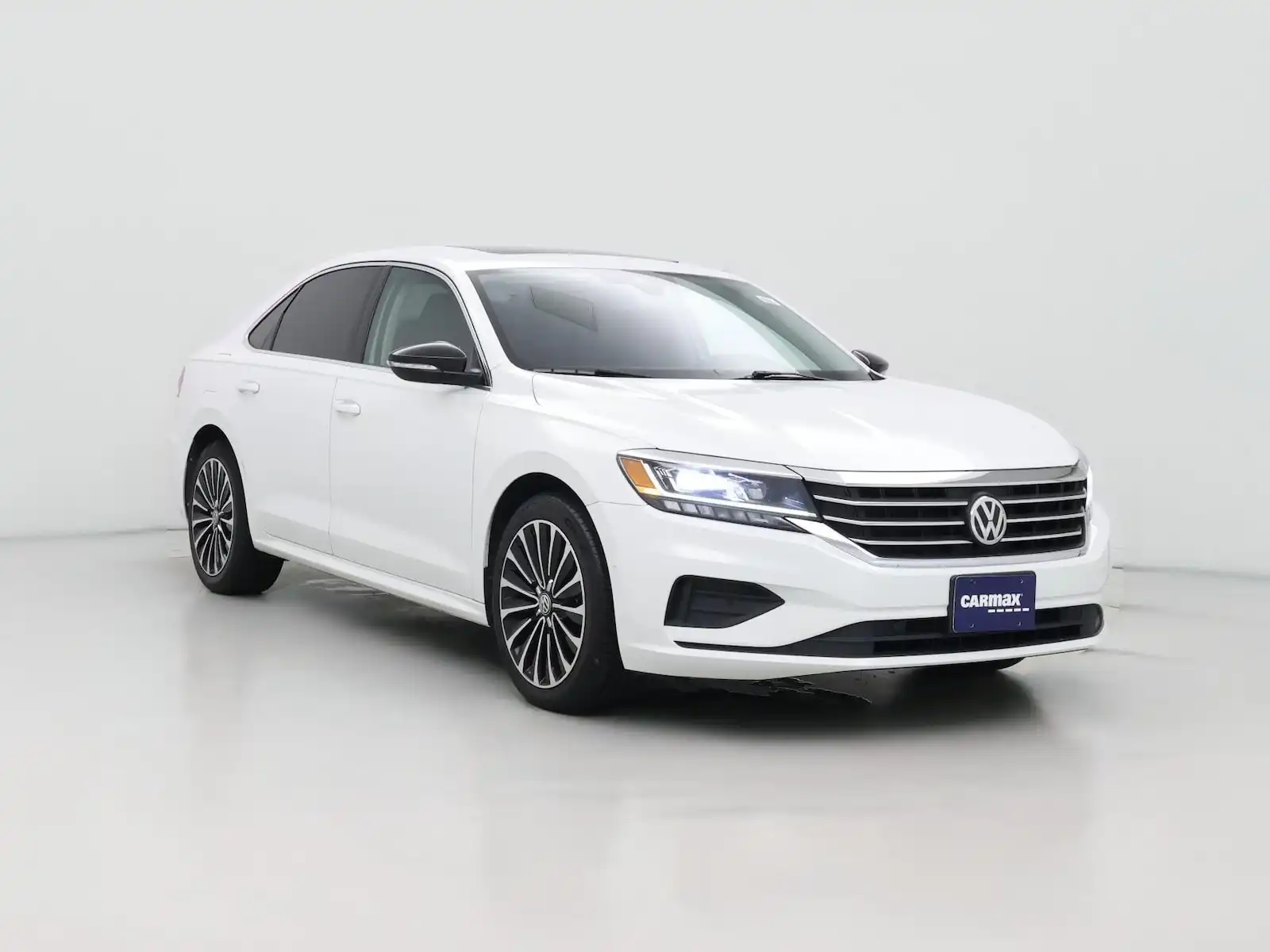 2022 Volkswagen Passat 2.0T Limited Edition Auto's photo
