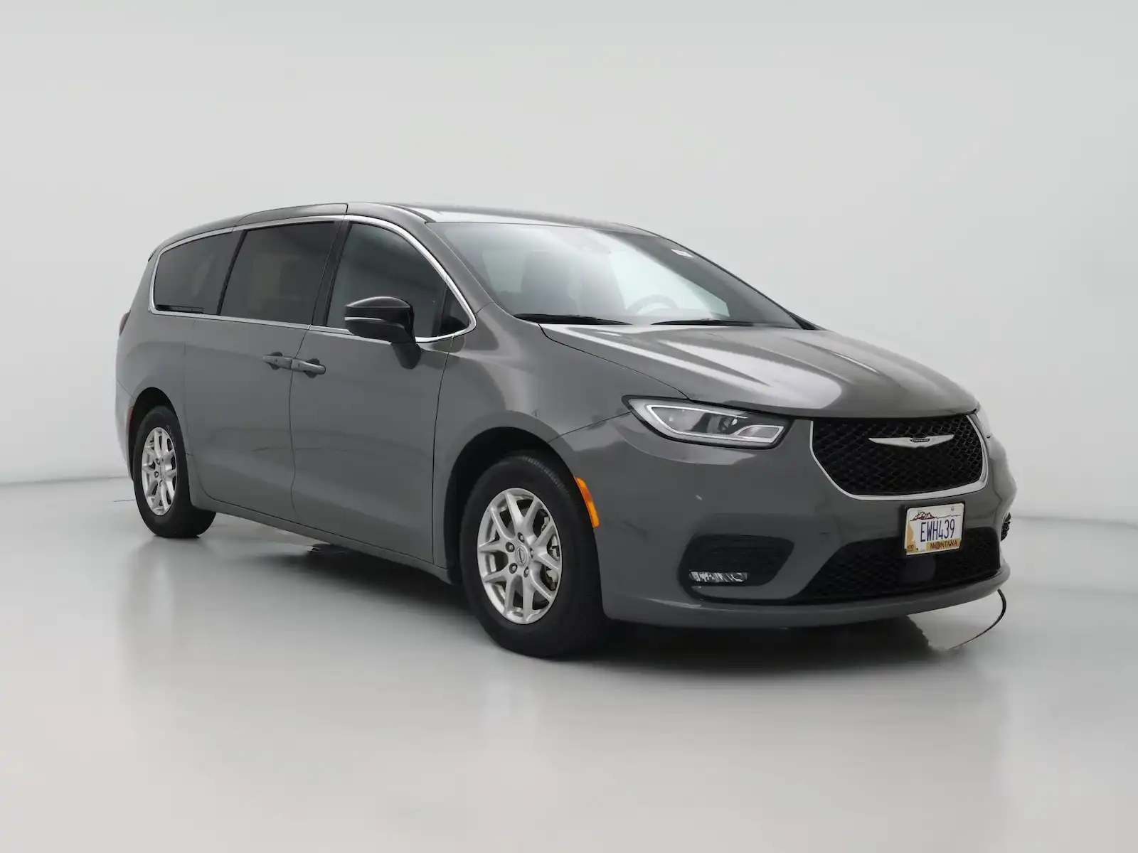 2025 Chrysler Pacifica Select's photo