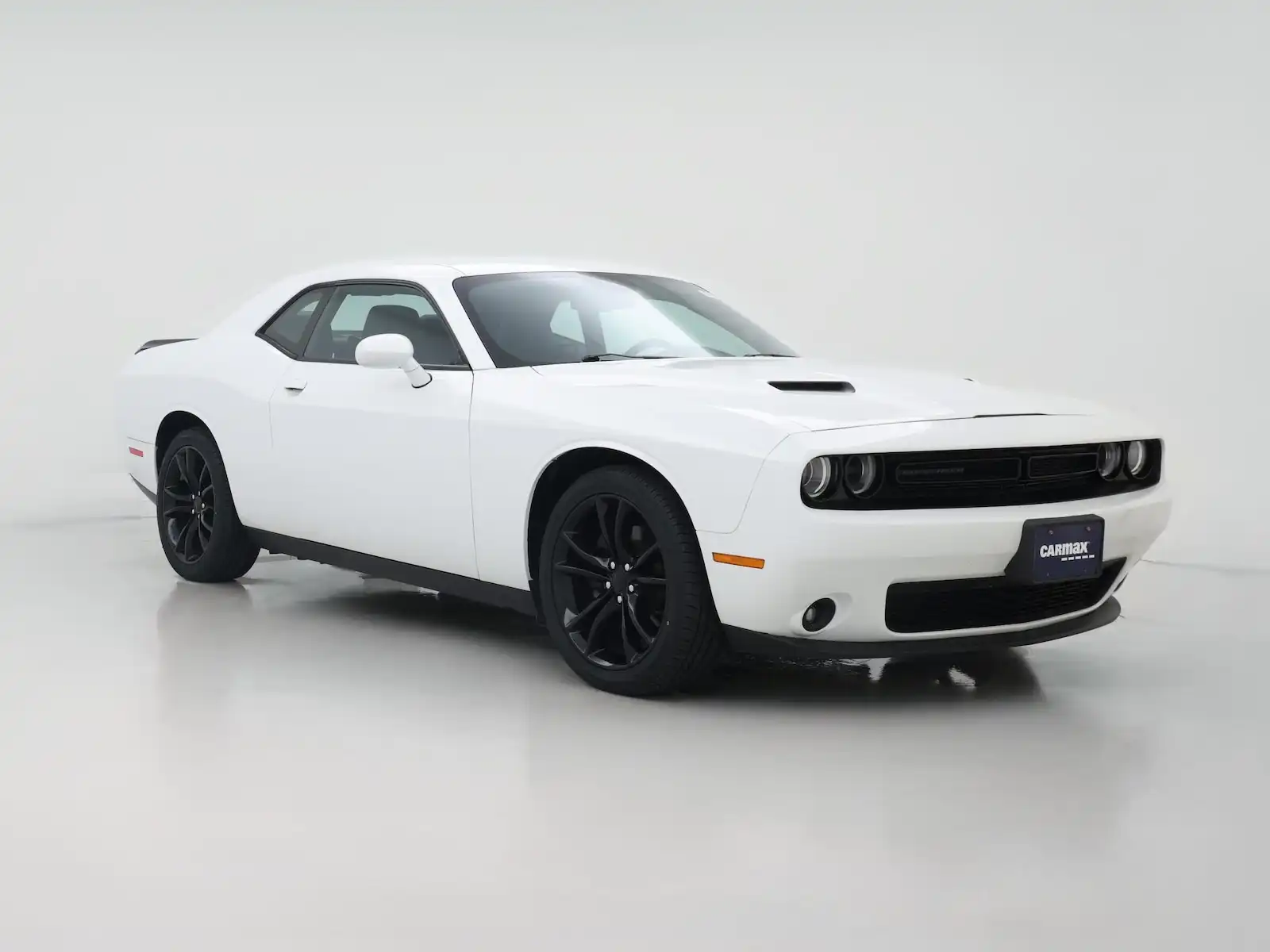 2016 Dodge Challenger SXT Plus's photo