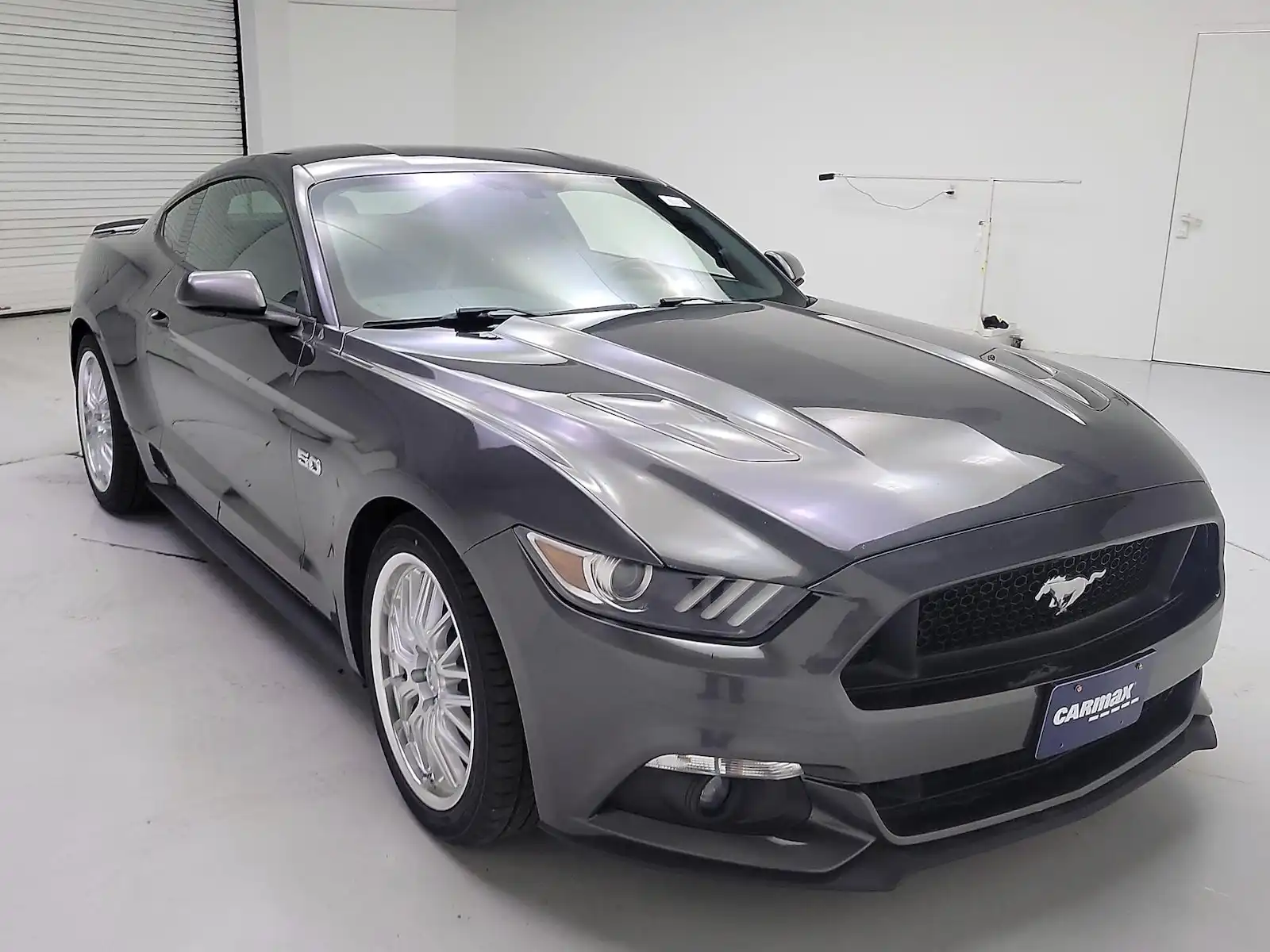 2017 Ford Mustang GT Coupe's photo