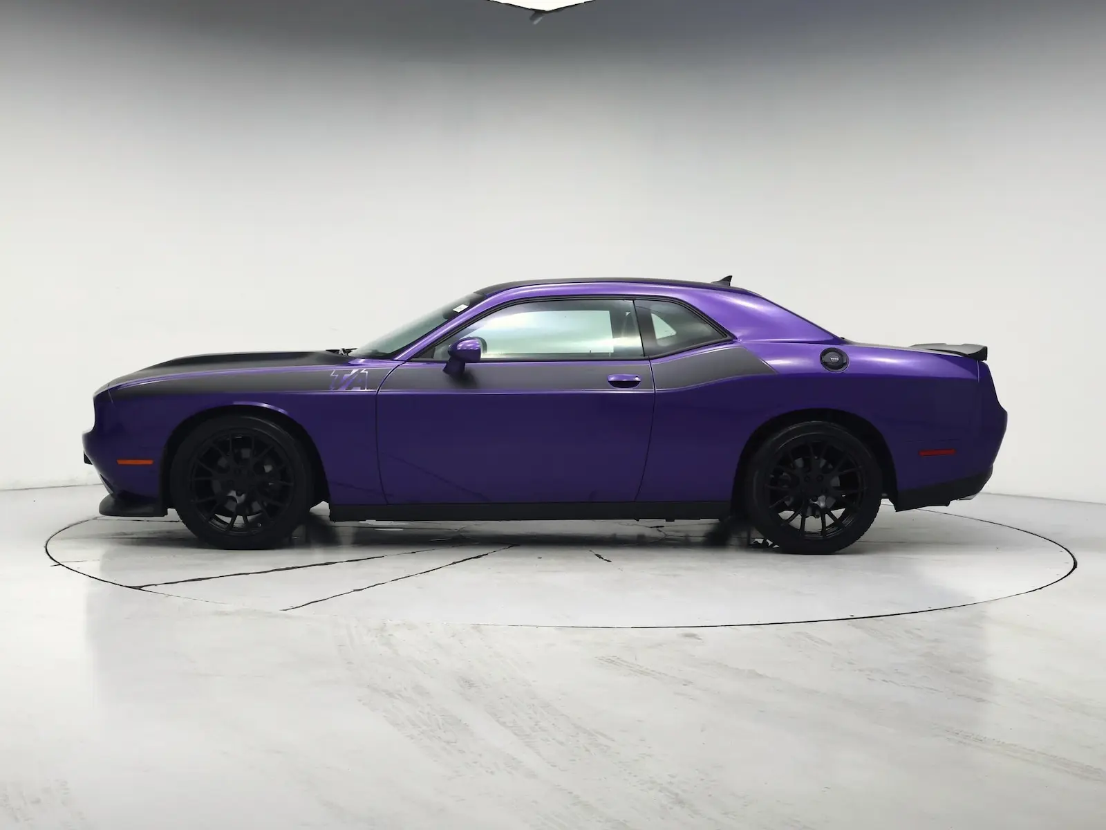 2023 Dodge Challenger R/T photo 4