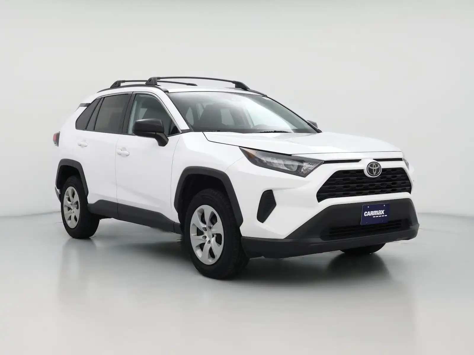 2019 Toyota RAV4 LE FWD's photo