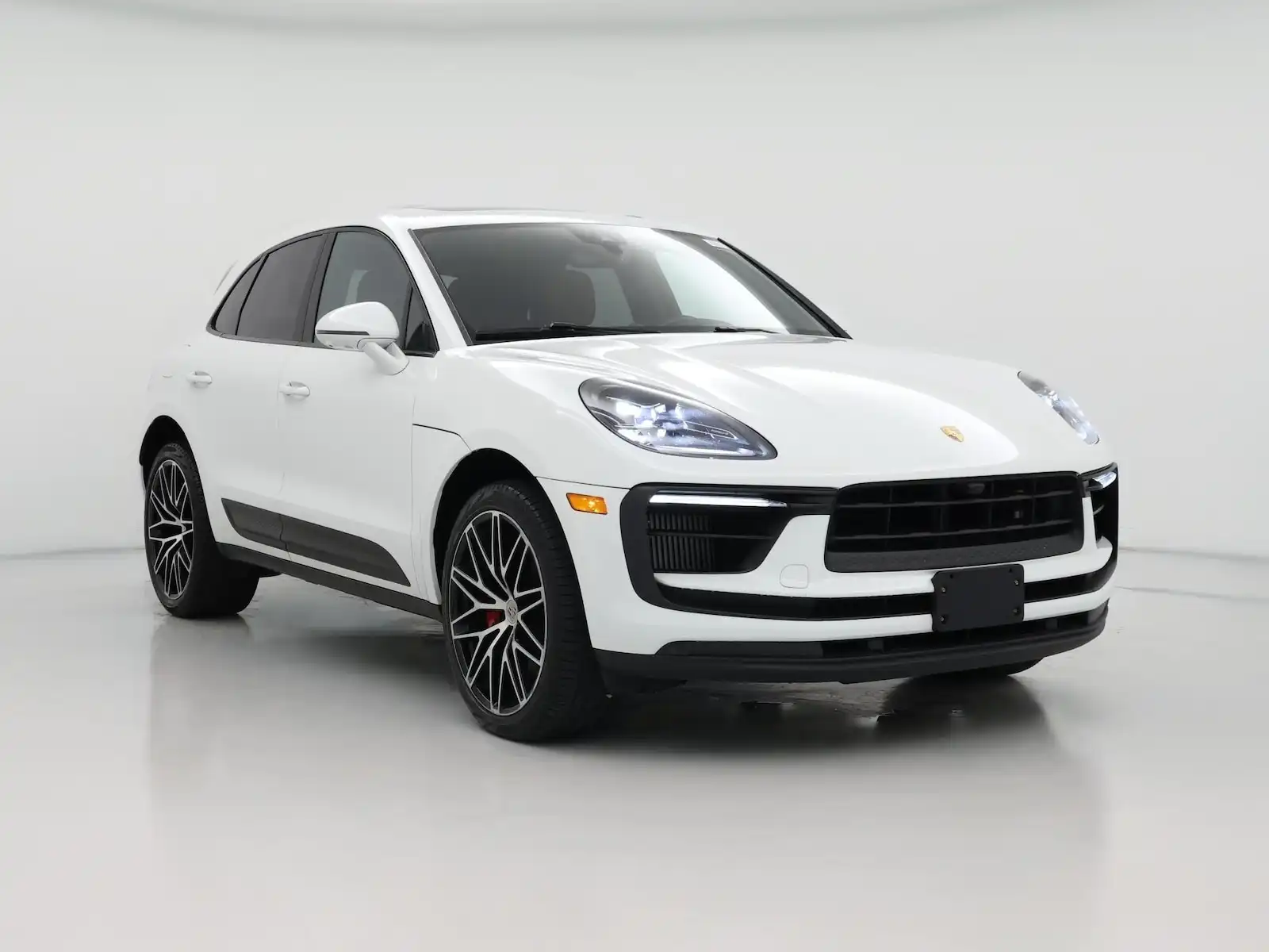 2022 Porsche Macan S's photo
