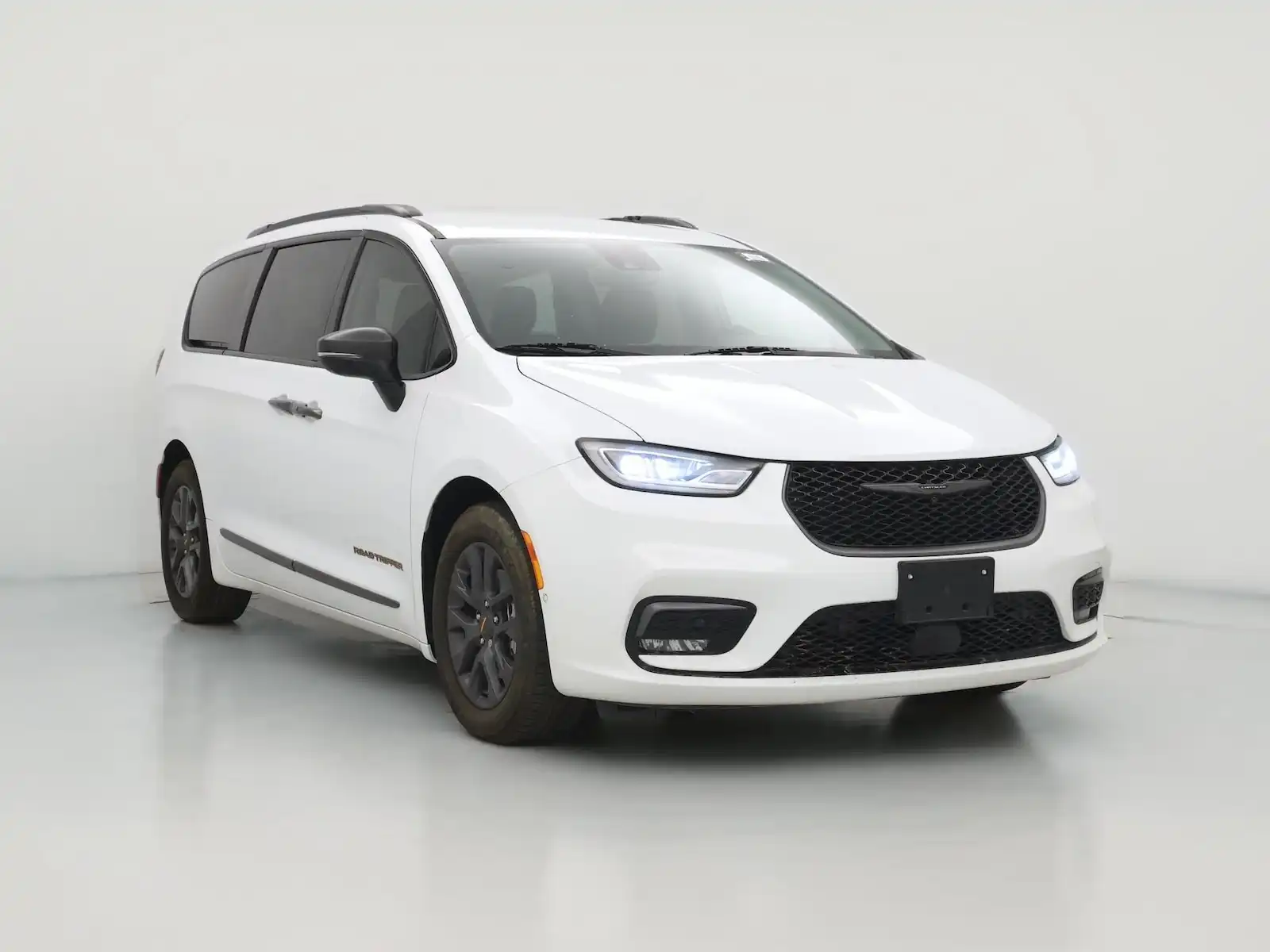 2023 Chrysler Pacifica Hybrid Touring L's photo