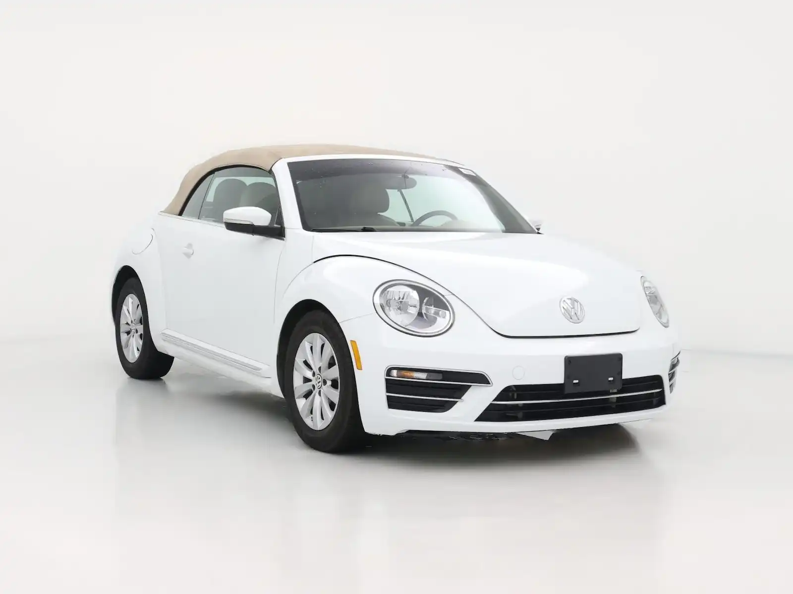 2019 Volkswagen Beetle 2.0T SE Convertible Auto's photo