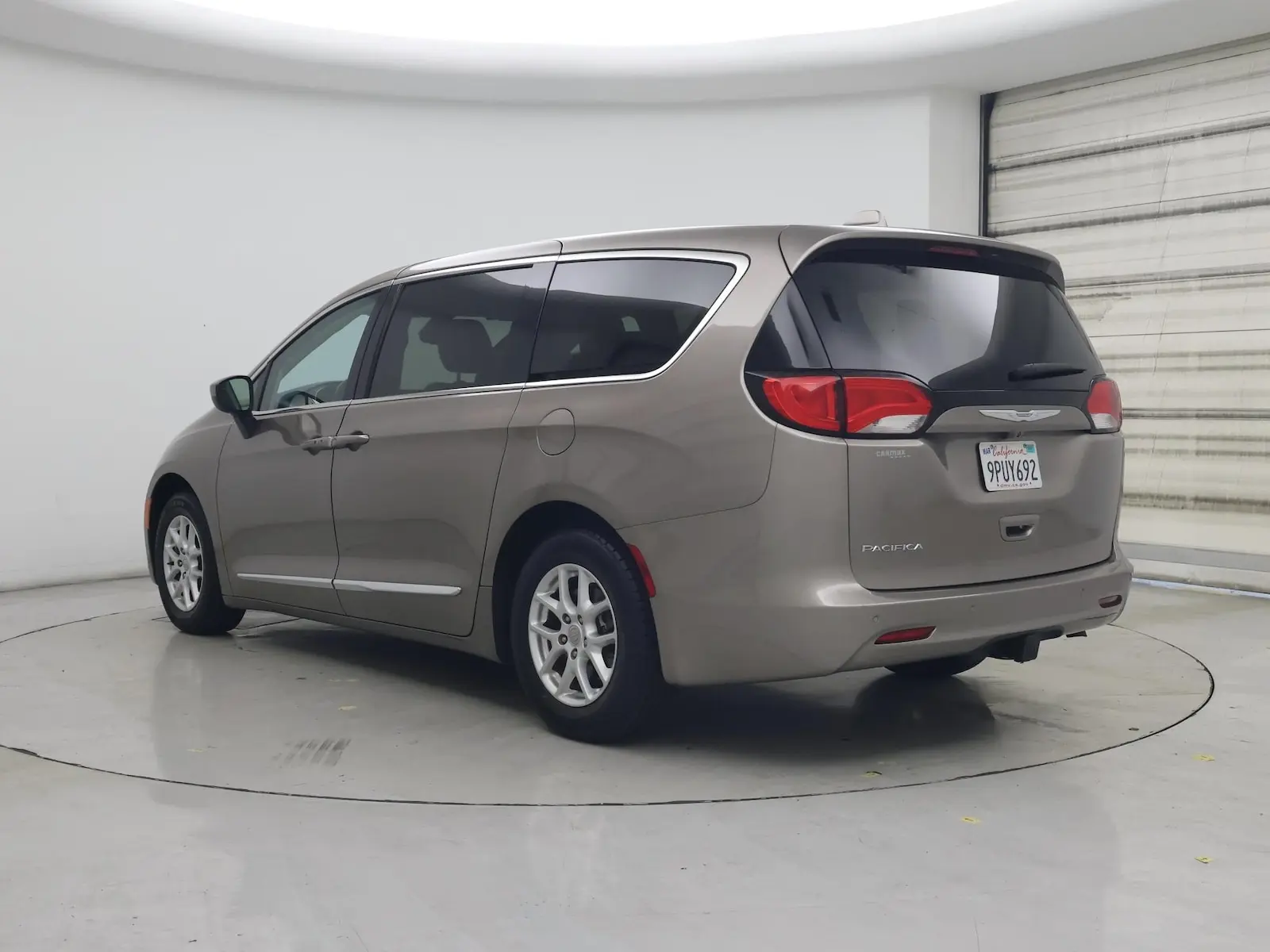 2017 Chrysler Pacifica LX photo 3