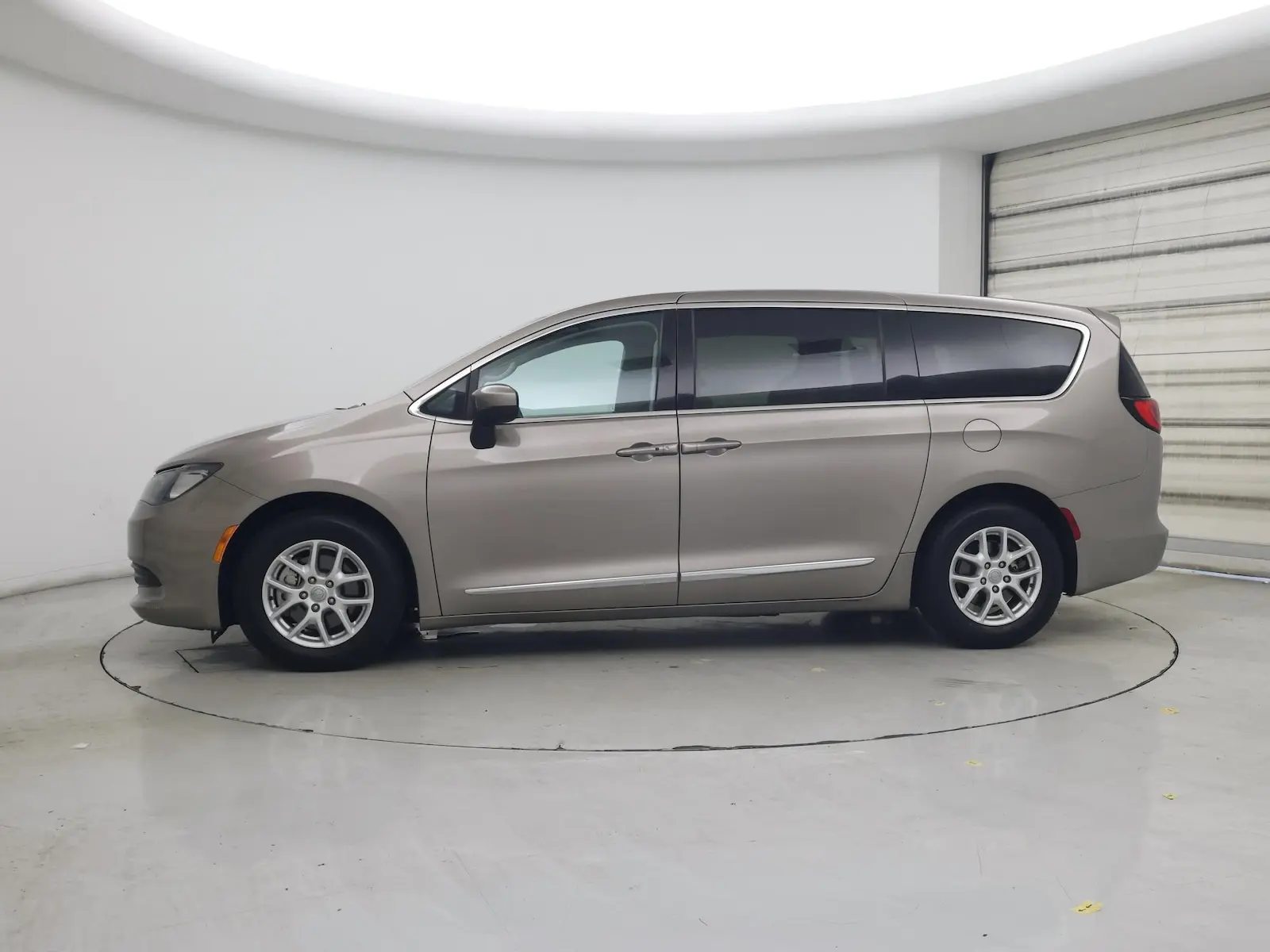 2017 Chrysler Pacifica LX photo 4