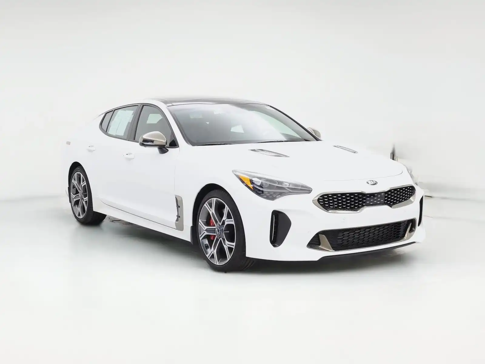 2019 Kia Stinger GT2's photo