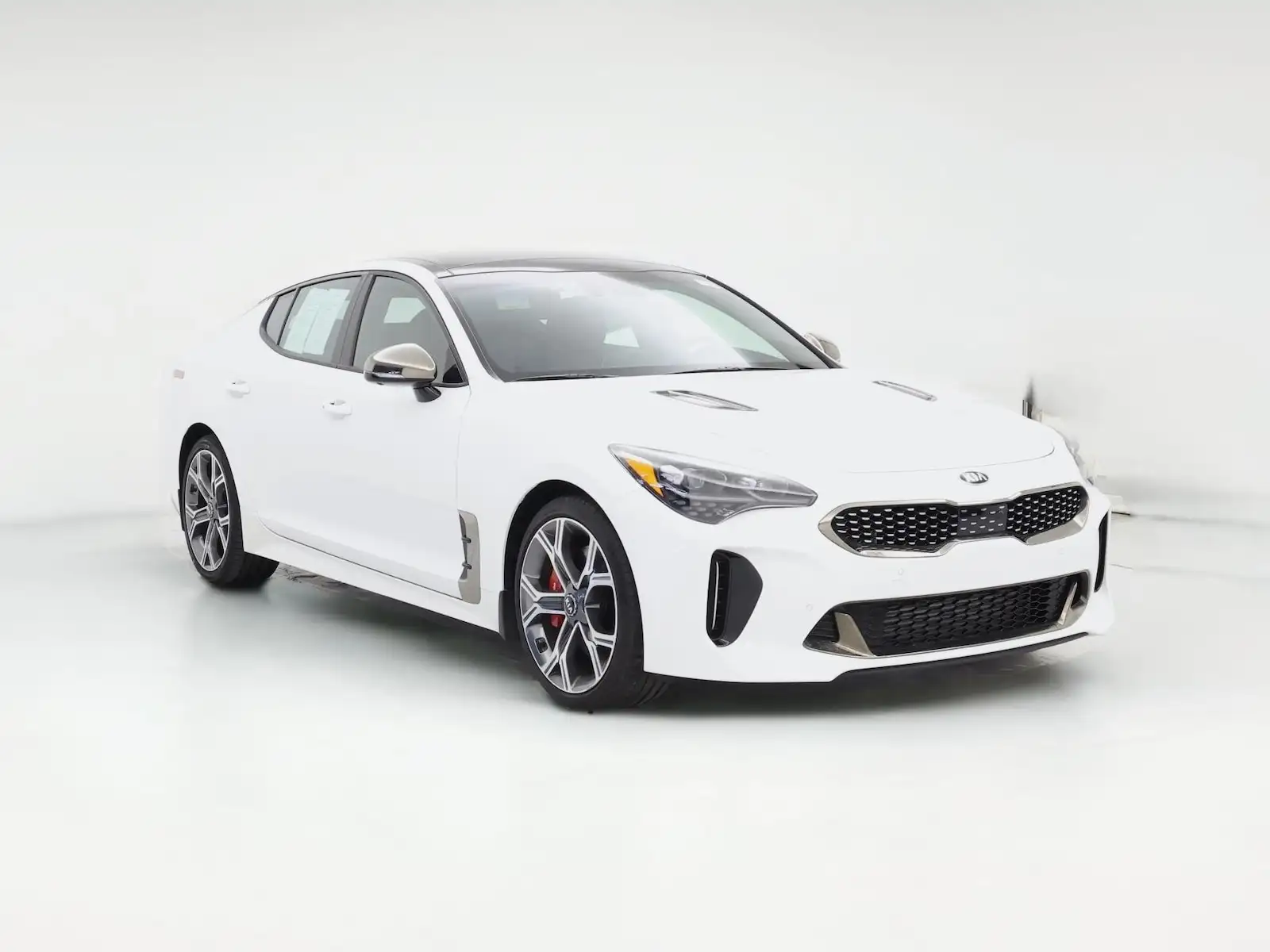 2019 Kia Stinger GT2's photo