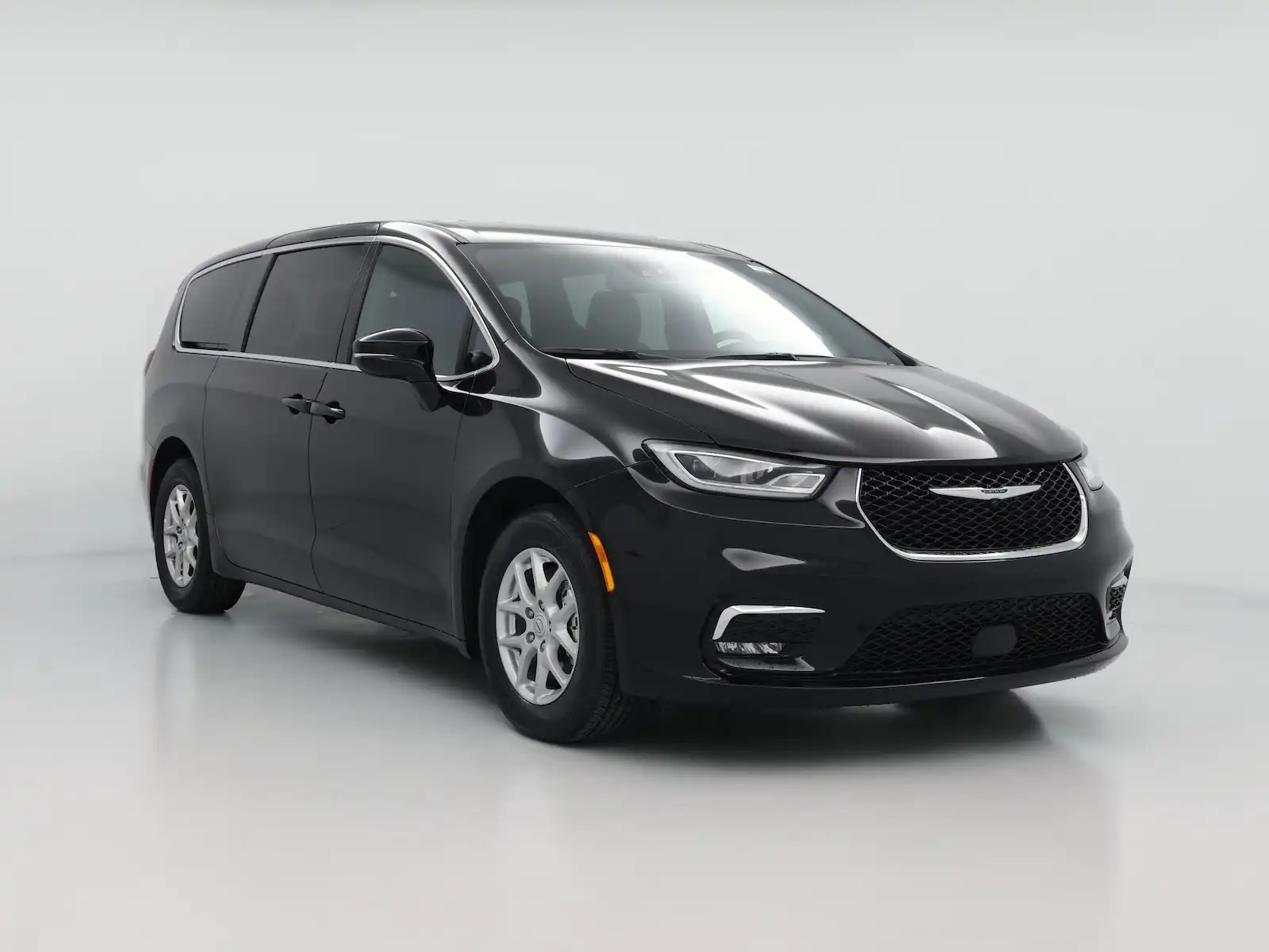 2026 Chrysler Pacifica Select's photo