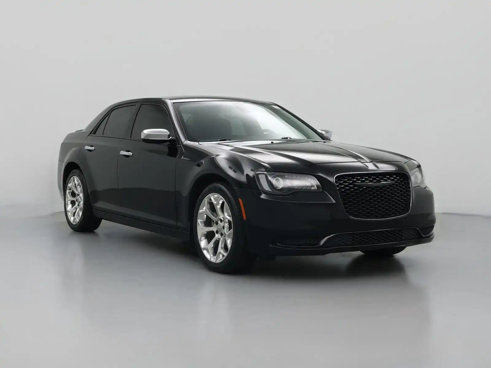 2023 Chrysler 300 Touring's photo