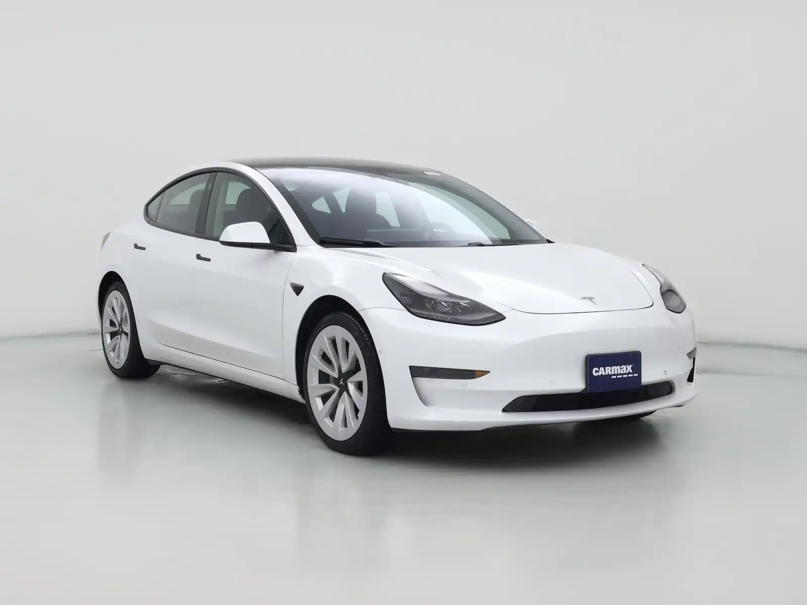 2021 Tesla Model 3 Standard Range Plus's photo