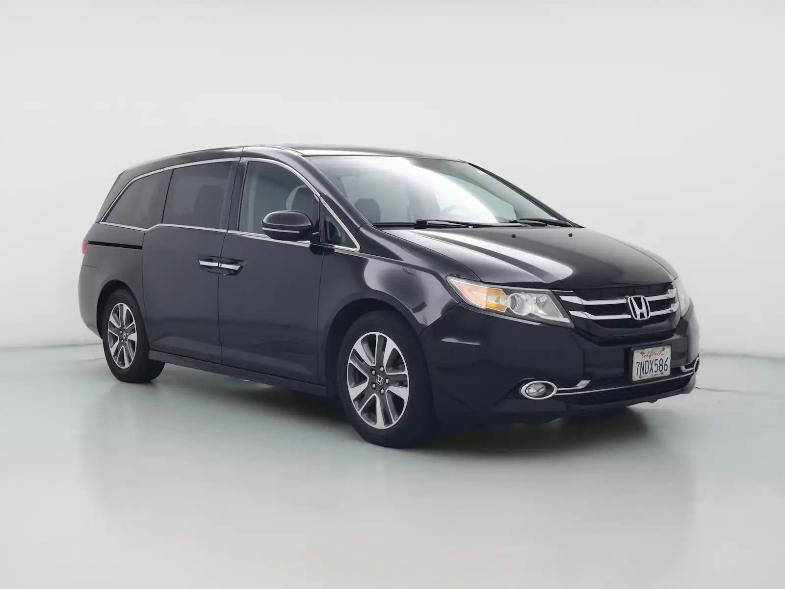 2015 Honda Odyssey Touring's photo