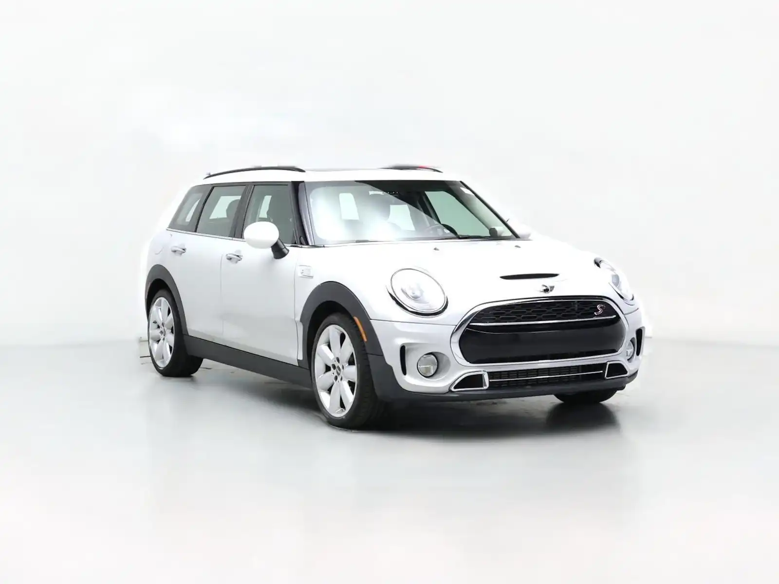 2018 MINI Clubman Cooper S's photo