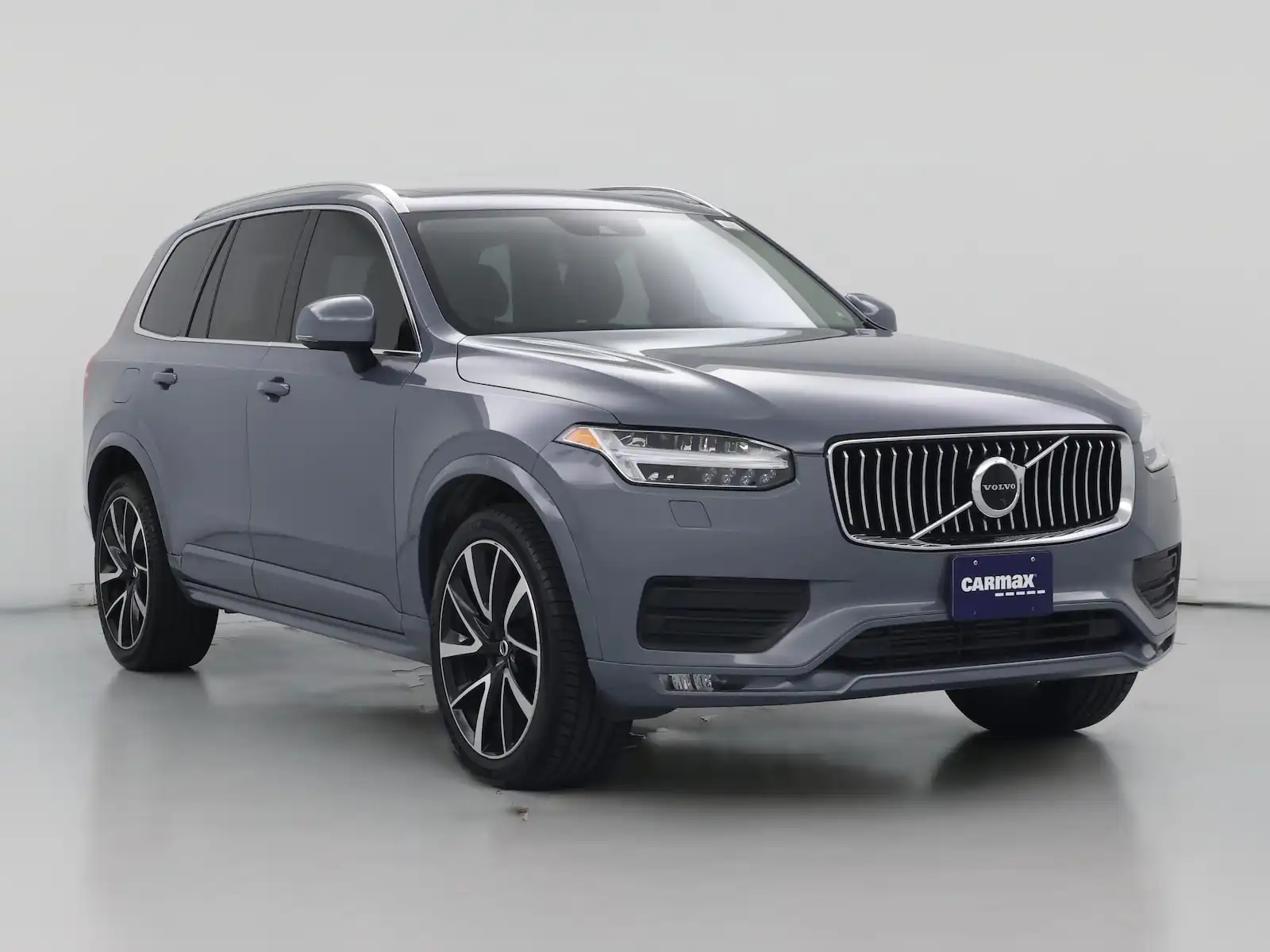 2022 Volvo XC90 T6 Momentum 6-Passenger AWD's photo